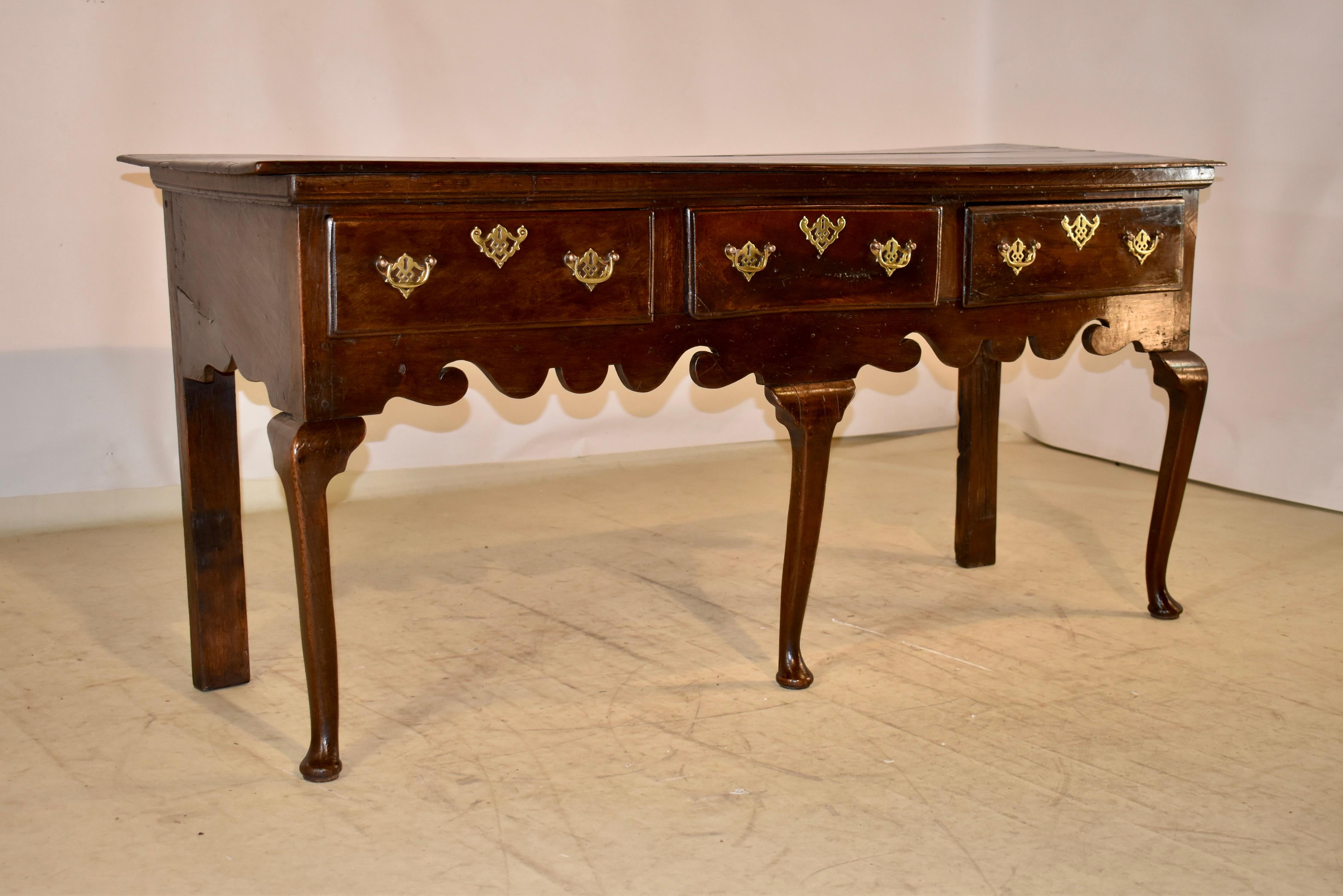Early 18th Century English Oak Sideboard In Good Condition For Sale In High Point, NC