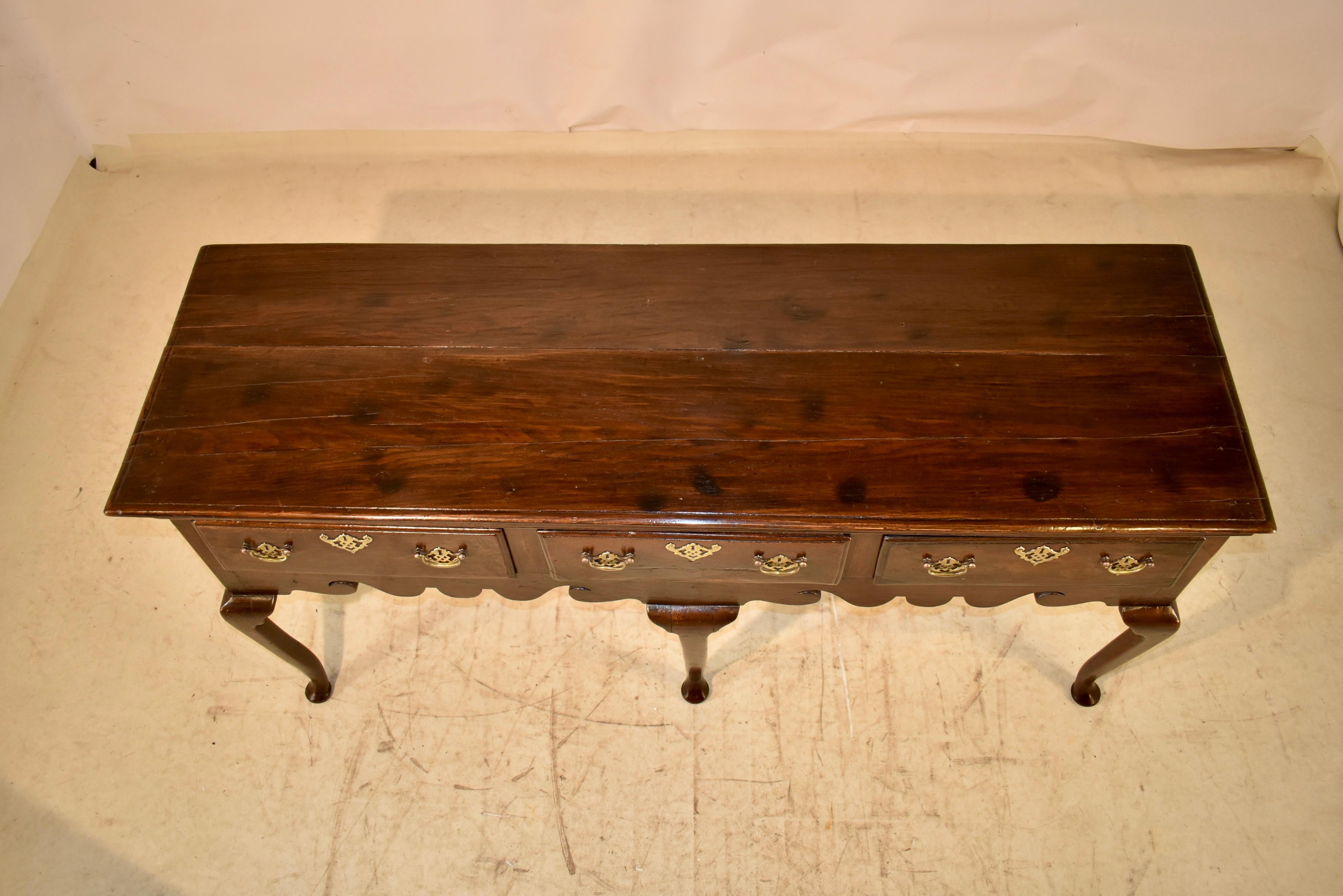 Early 18th Century English Oak Sideboard For Sale 1
