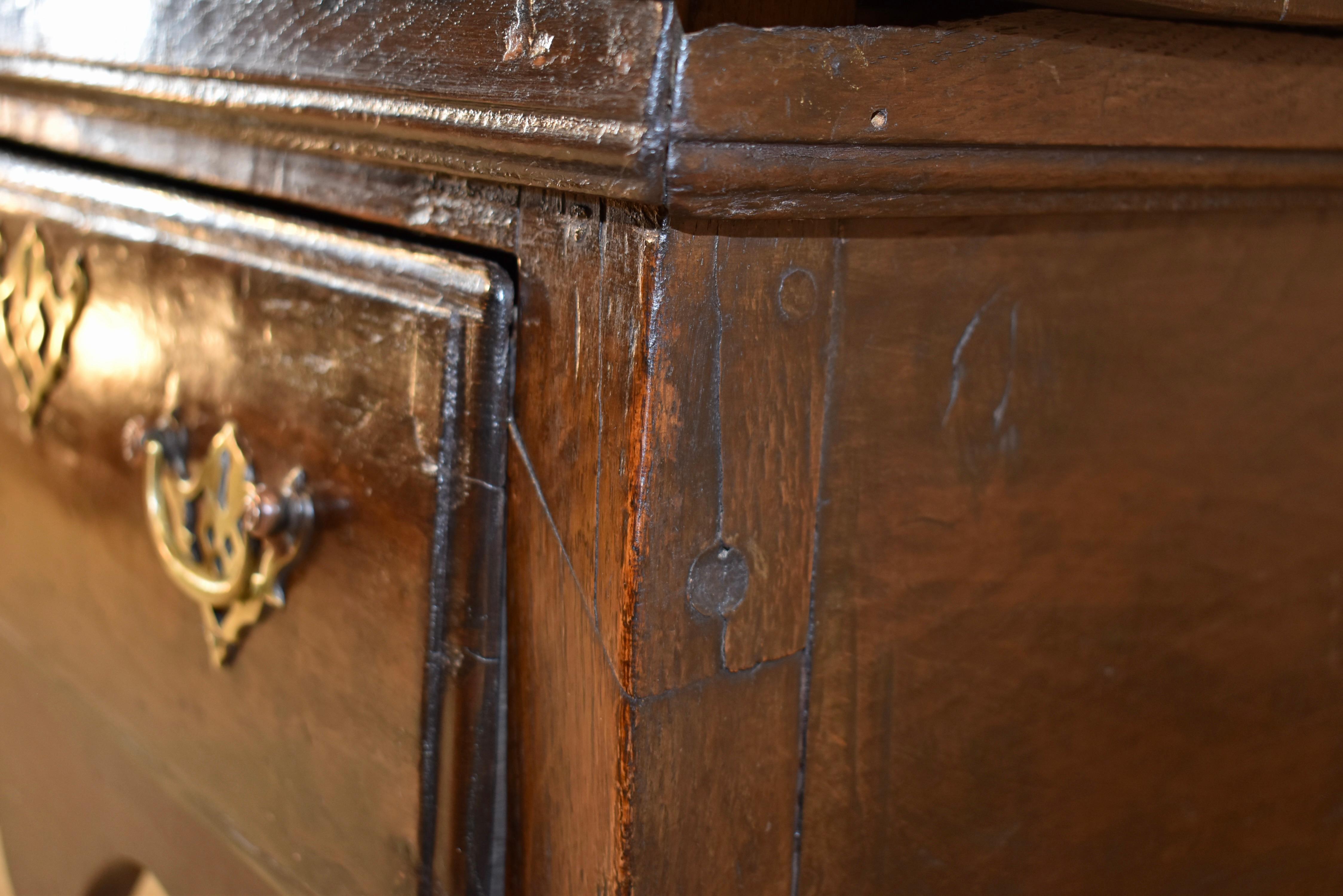 Early 18th Century English Oak Sideboard For Sale 3