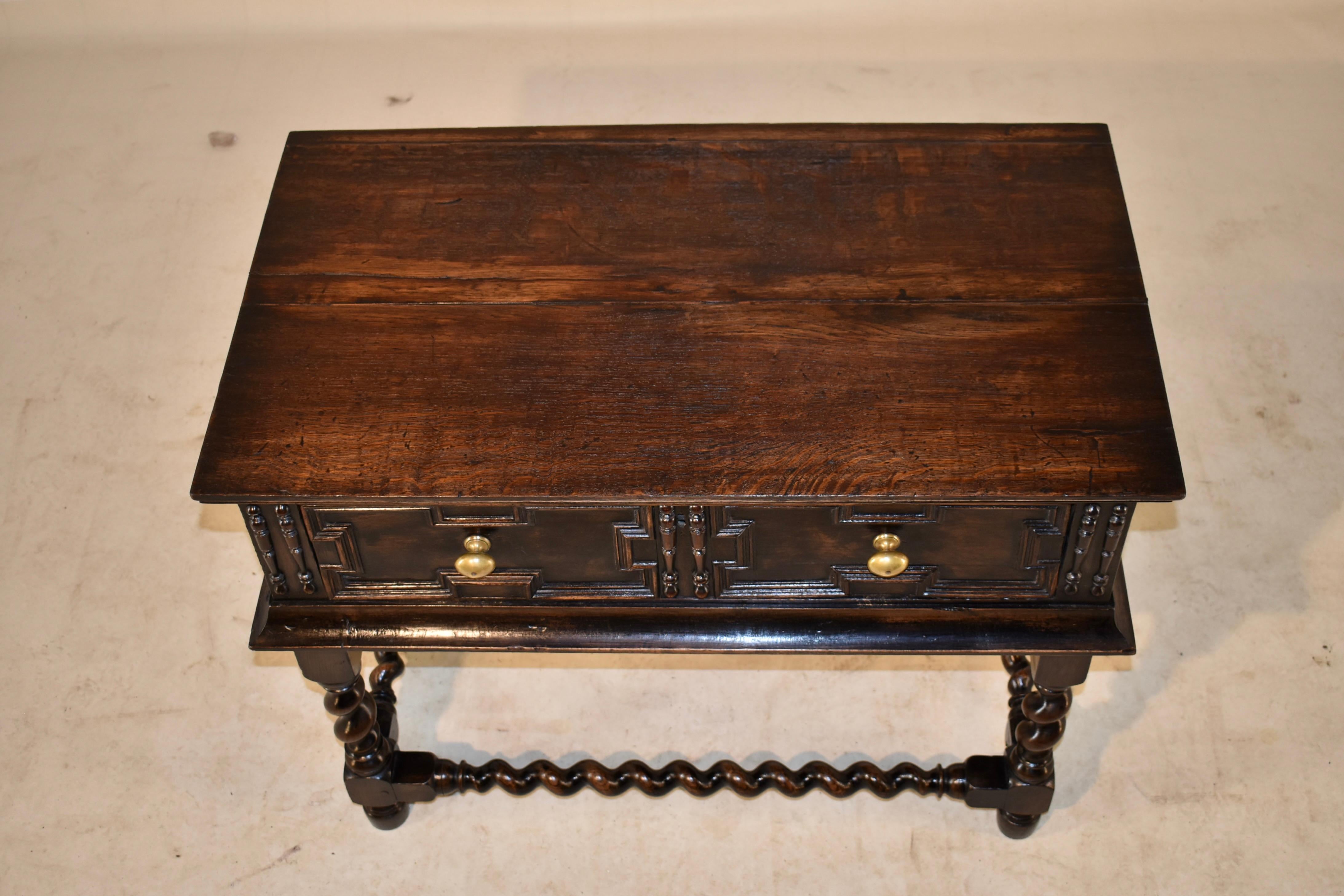 Early 18th Century English Oak Table For Sale 4
