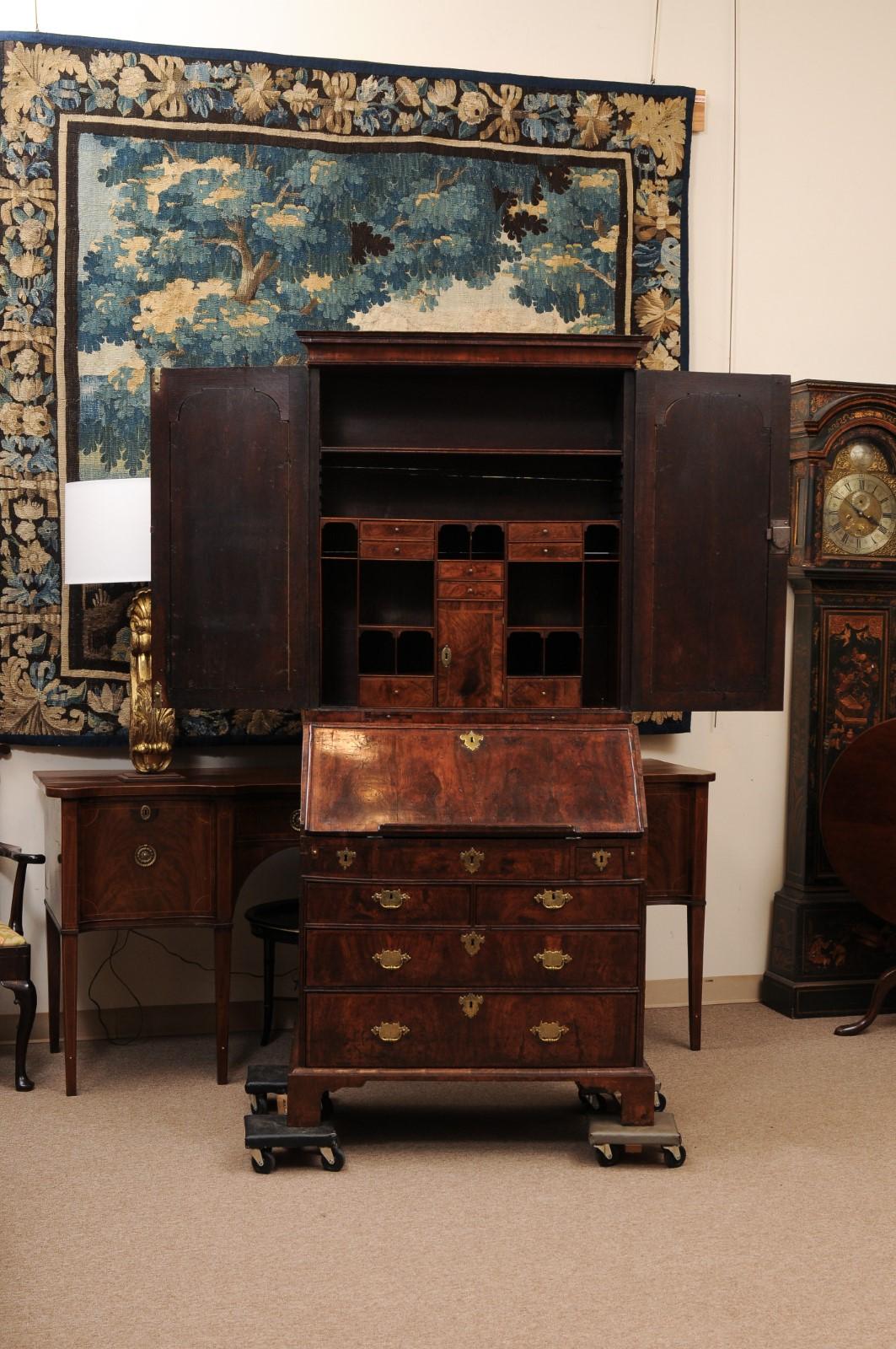 Early 18th Century English Queen Anne Walnut Bureau Bookcase with Mirrored Doors For Sale 12