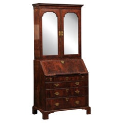 Bibliothèque bureau en noyer Queen Anne du début du 18e siècle avec portes en miroir
