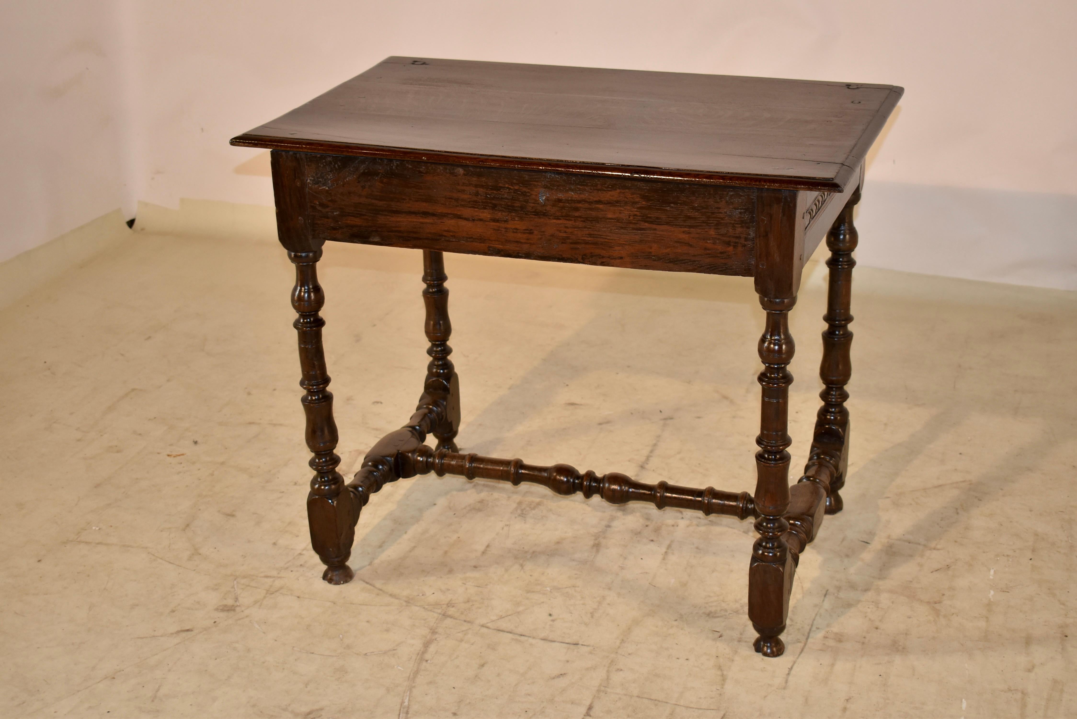 Early 18th Century English Side Table For Sale 5
