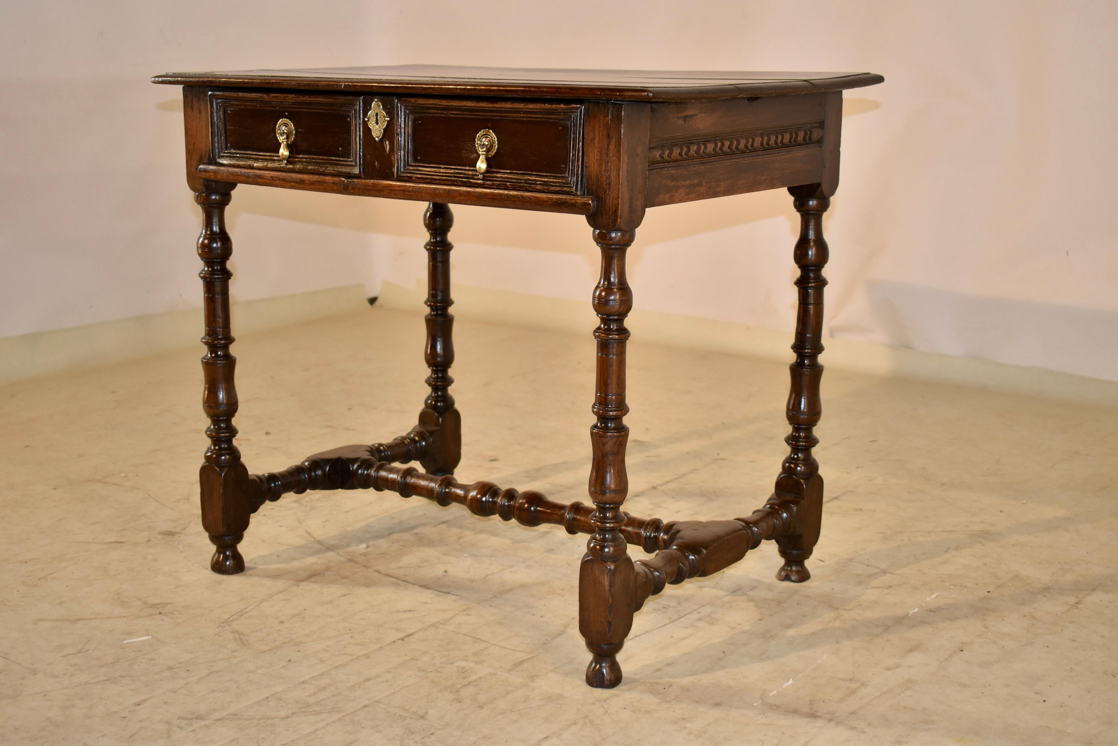 Early 18th Century English Side Table For Sale 1