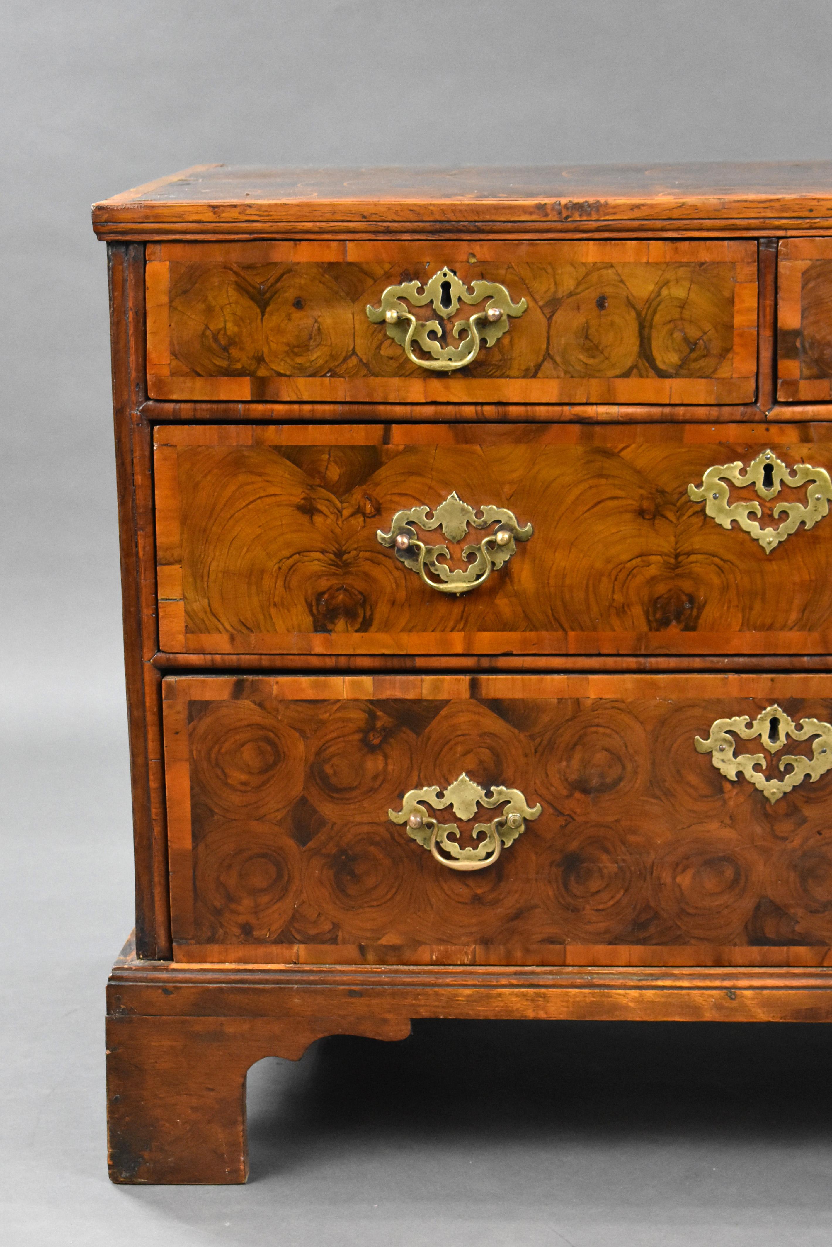 Early 18th Century English Walnut Oyster Veneer Chest of Drawers For Sale 4