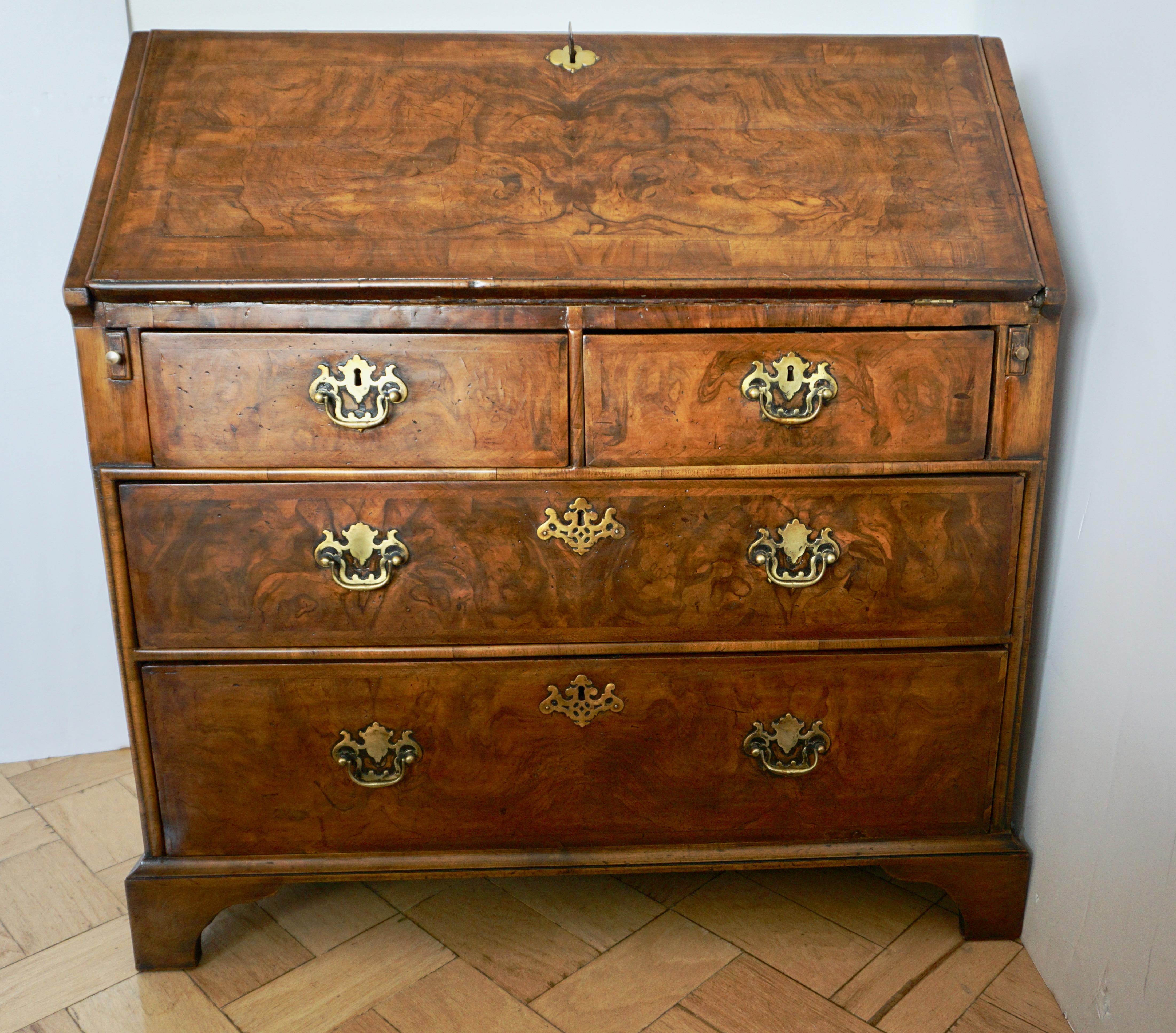 Early 18th Century English Walnut Veneered Stepped Interior Georgian Bureau Desk For Sale 13