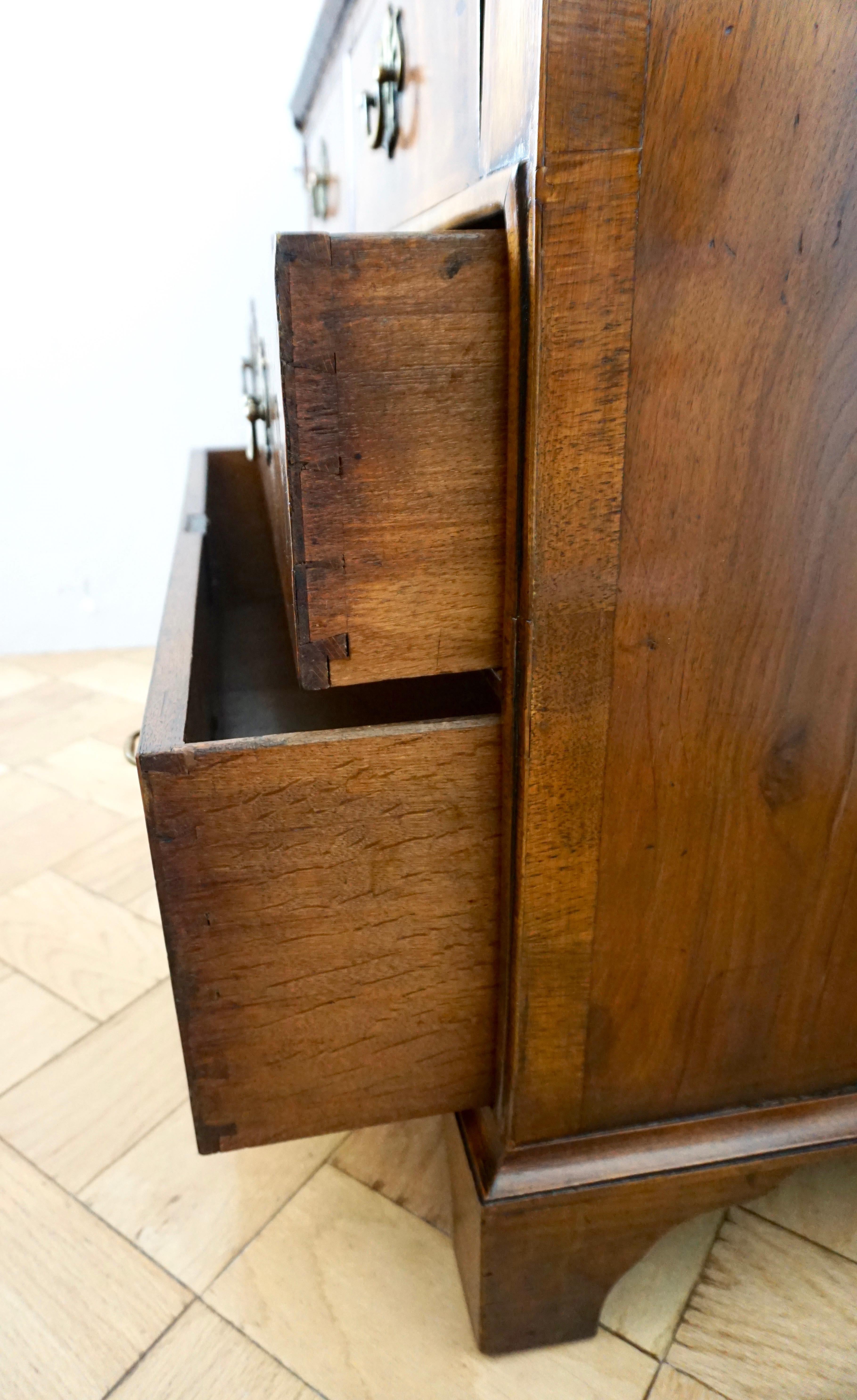 Metal Early 18th Century English Walnut Veneered Stepped Interior Georgian Bureau Desk For Sale