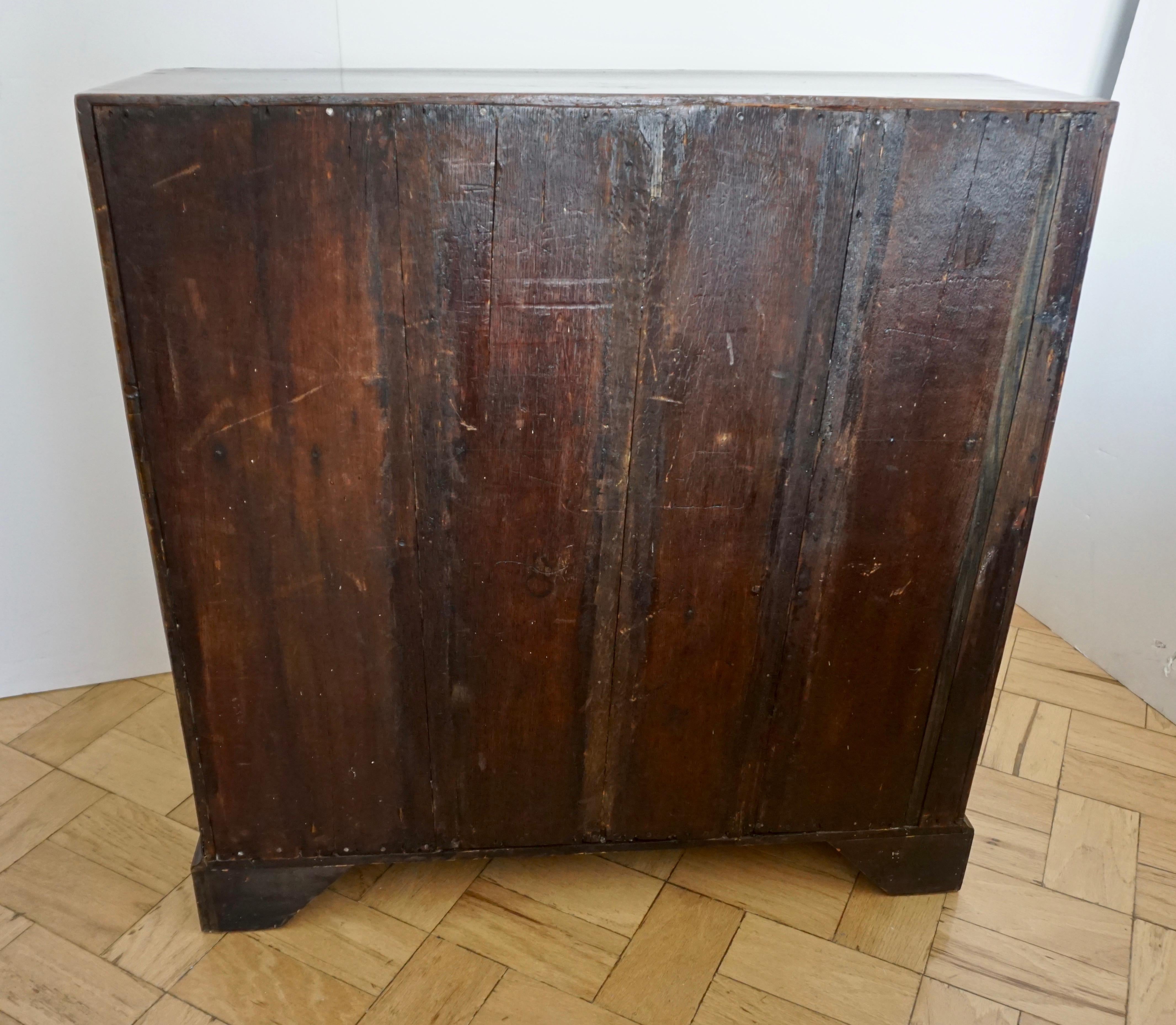 Early 18th Century English Walnut Veneered Stepped Interior Georgian Bureau Desk For Sale 1