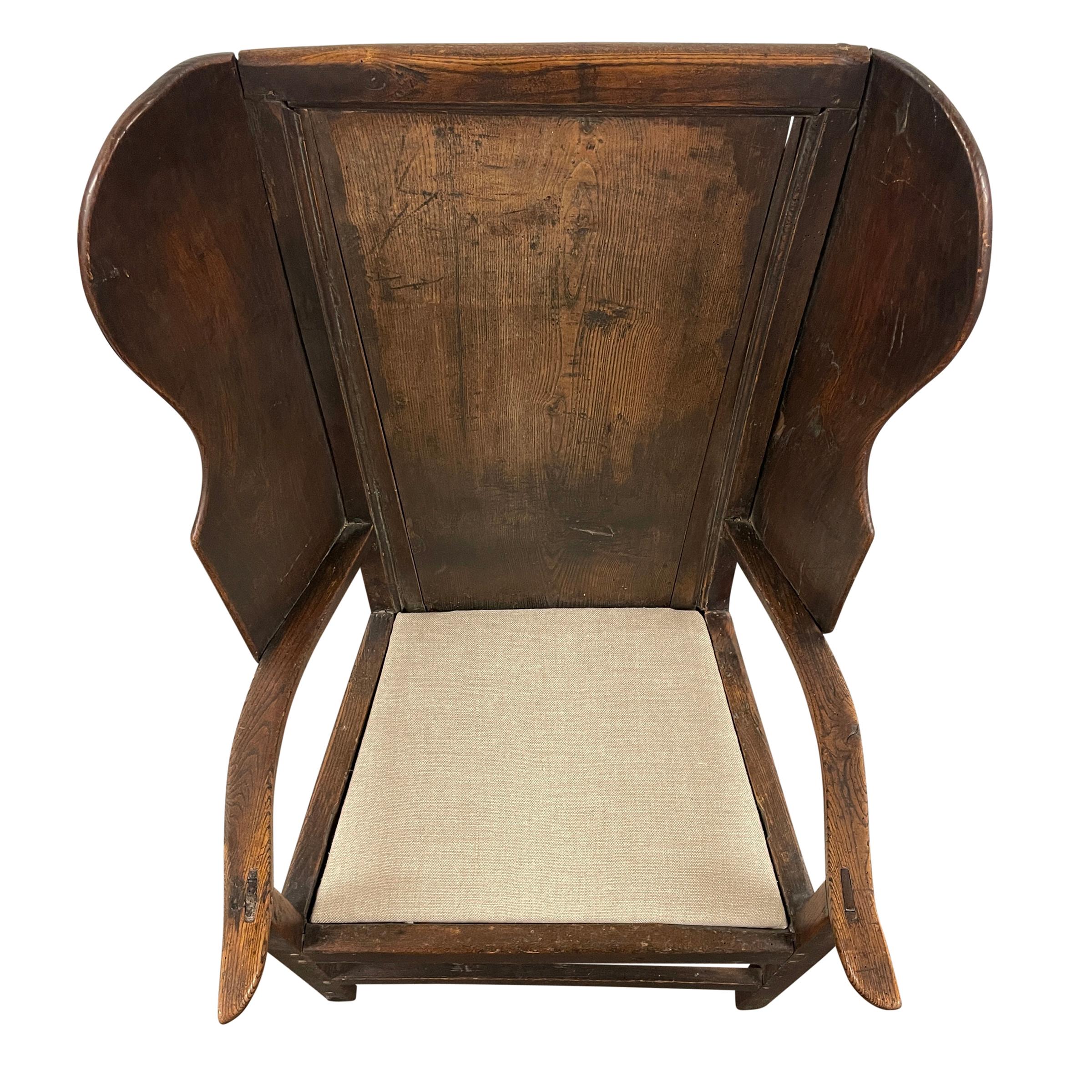Early 18th Century English Wingchair 2