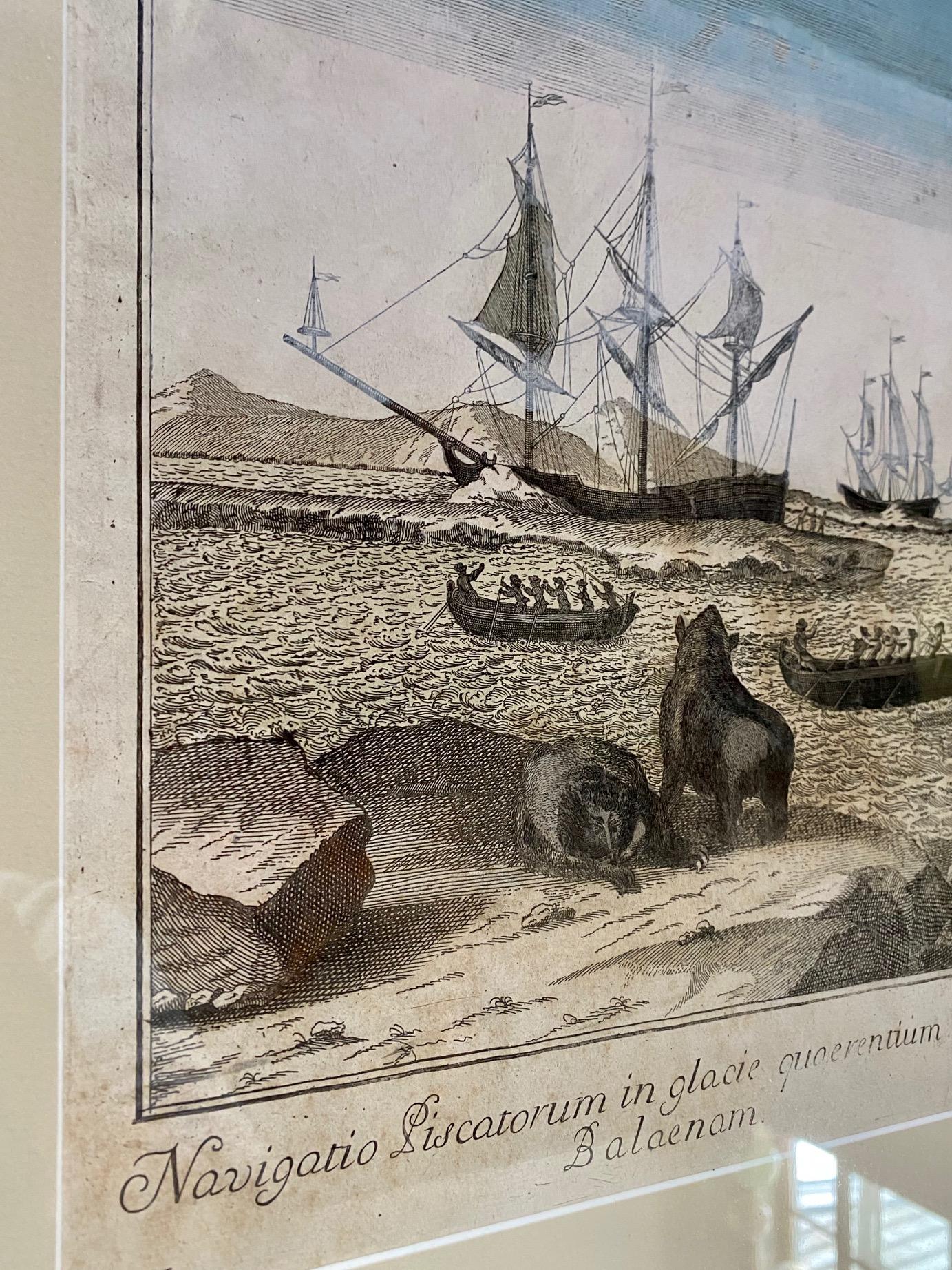 Sehr früher holländischer Holzschnitt aus dem 18. Jahrhundert über die nördliche Walfischerei, um 1720, ein handkolorierter Stich, der die holländische Walfangflotte in einer nördlichen Bucht mit vielen Booten, einem großen Glattwal in der Mitte und