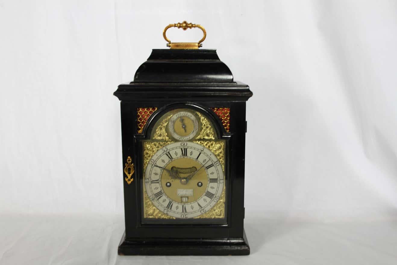 Hand-Crafted Early 18th Century Francis Gregg English Bracket Clock For Sale