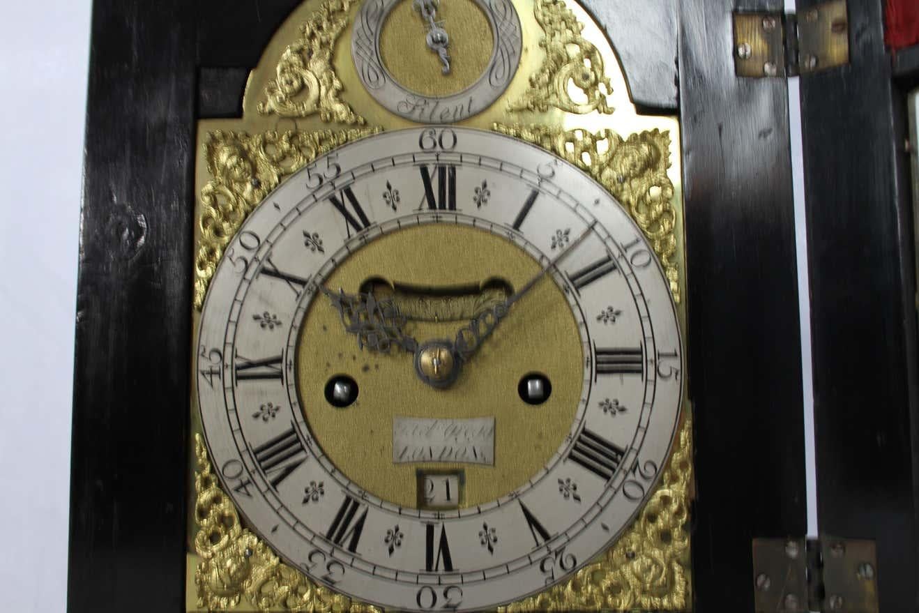 Early 18th Century Francis Gregg English Bracket Clock In Good Condition For Sale In Southall, GB