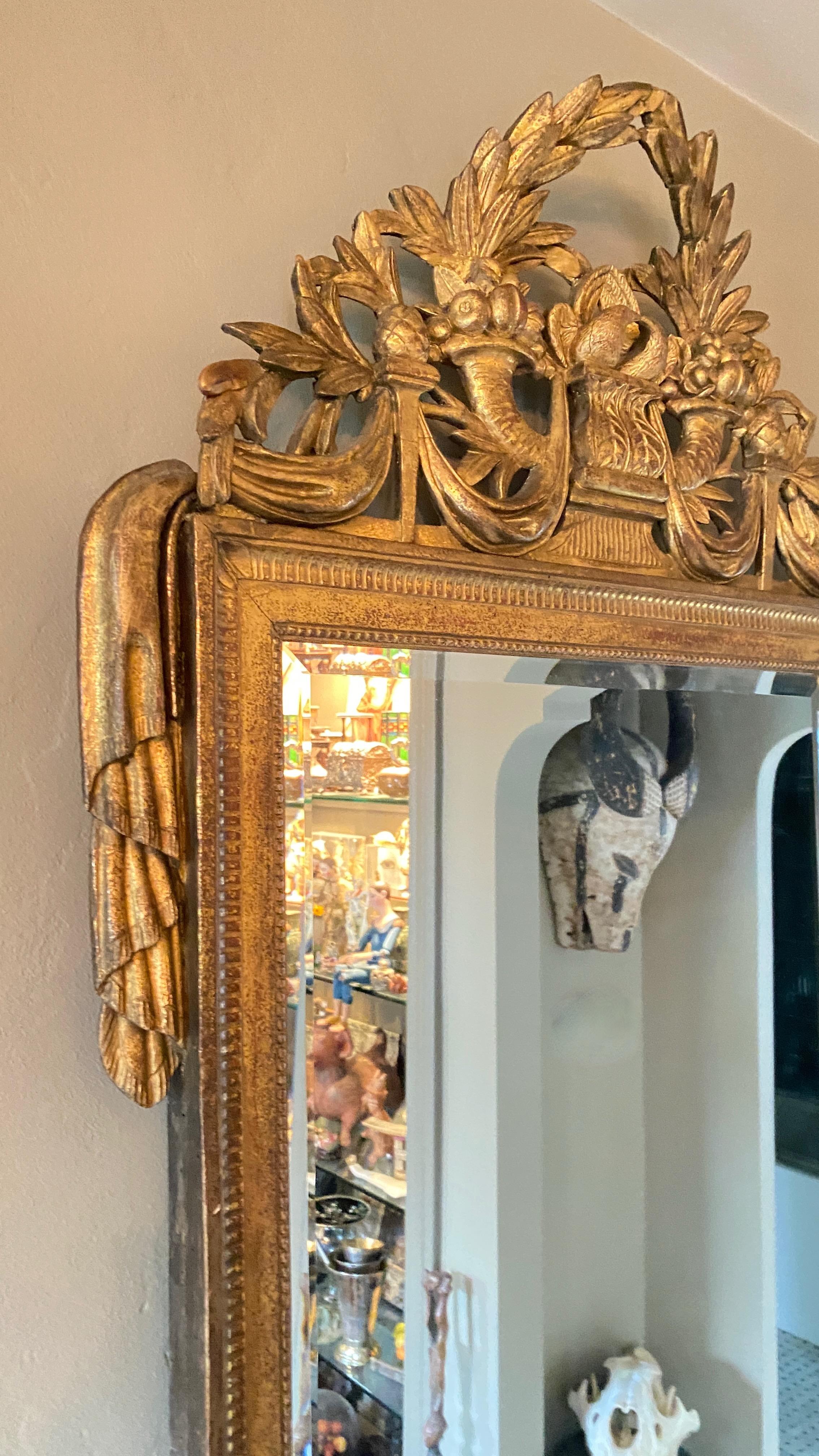 Early 18th Century French Carved and Gilded Baroque Mirror For Sale 7
