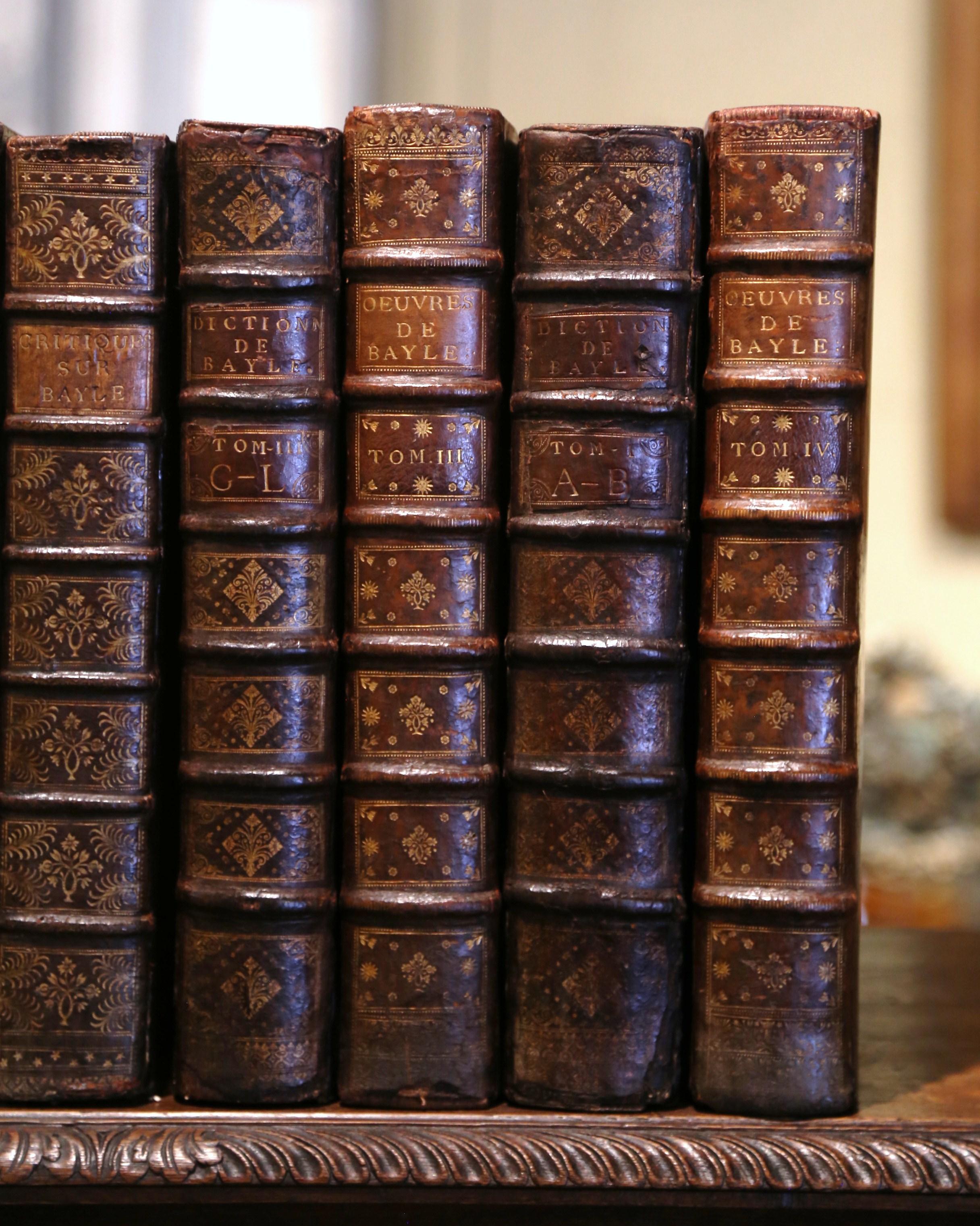 Ensemble de neuf livres reliés en cuir datant de 1727-1748, du début du XVIIIe siècle. en vente 4