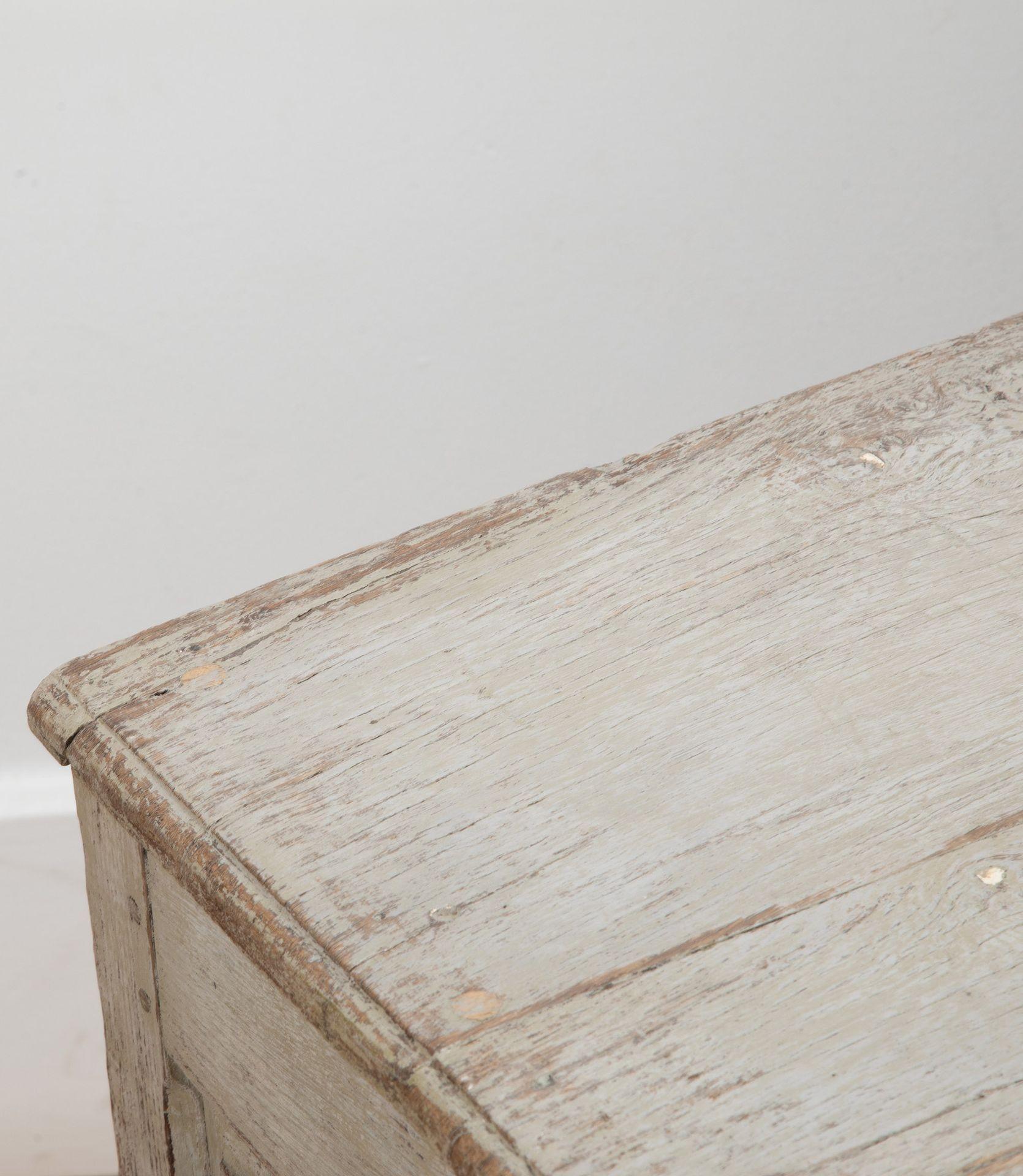 Commode in quercia dipinta Luigi XIV dell'inizio del XVIII secolo in vendita 1