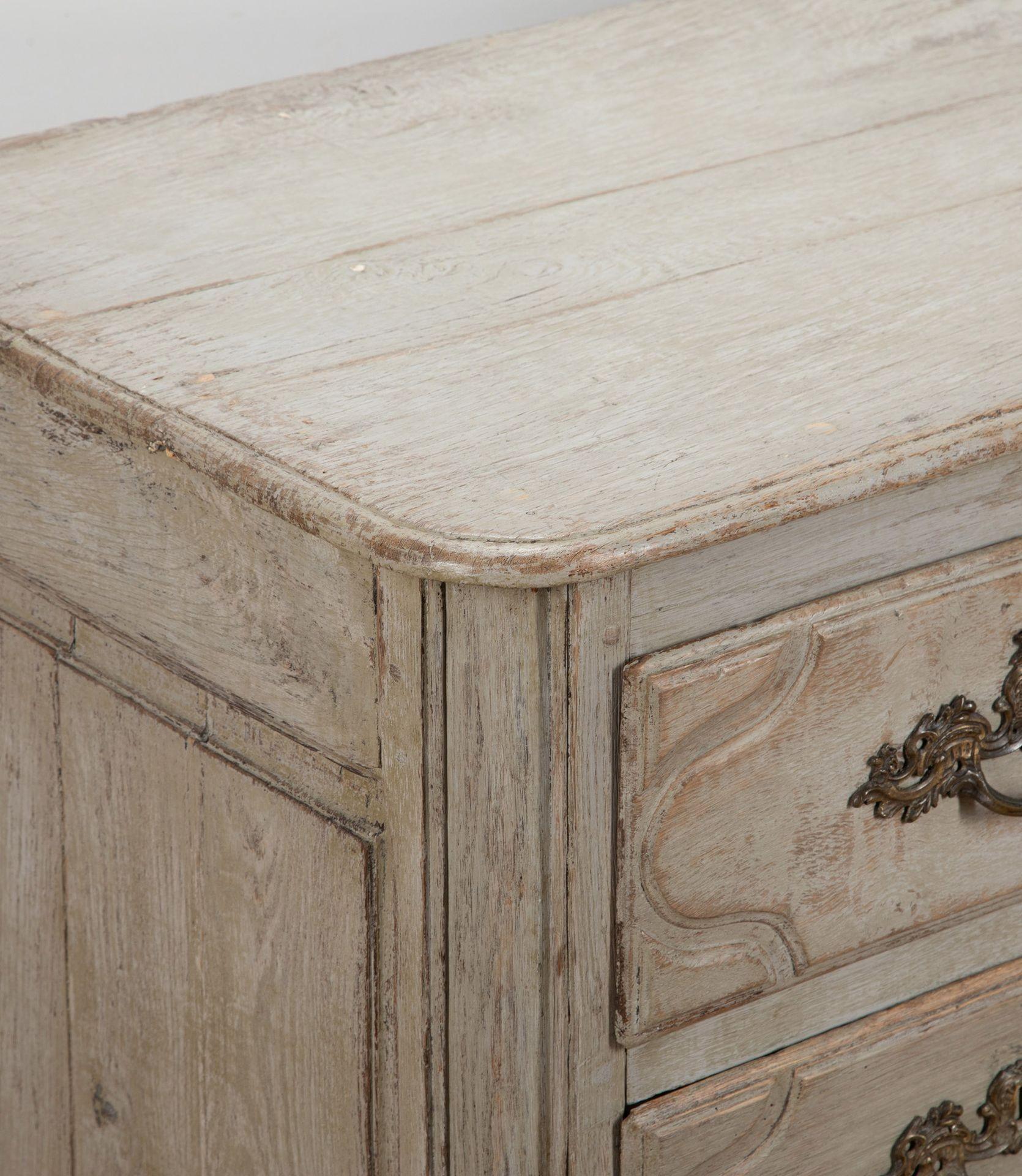 Commode in quercia dipinta Luigi XIV dell'inizio del XVIII secolo in vendita 2