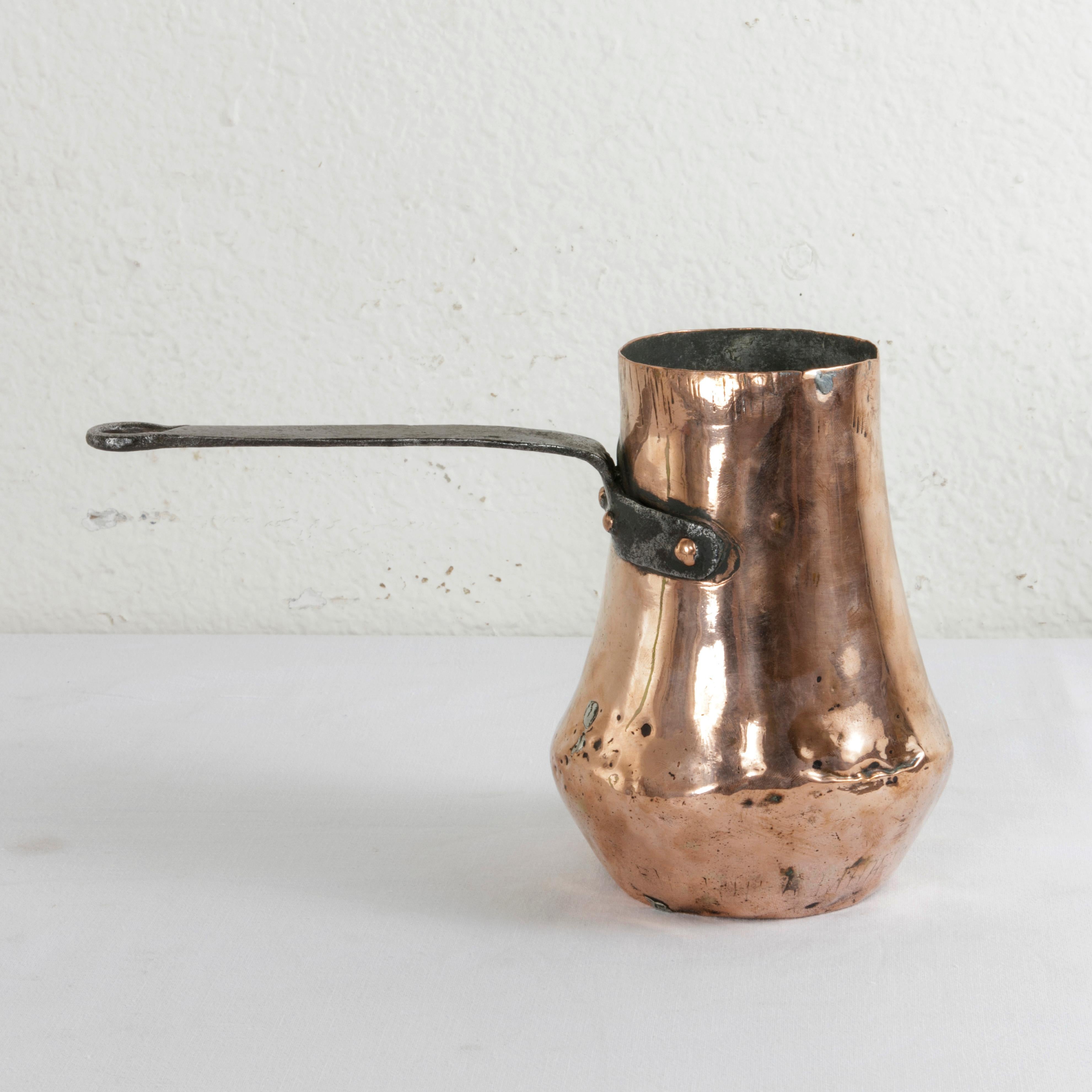 Early 18th Century French Louis XIV Period Copper Chocolate Pot with Iron Handle In Good Condition In Fayetteville, AR