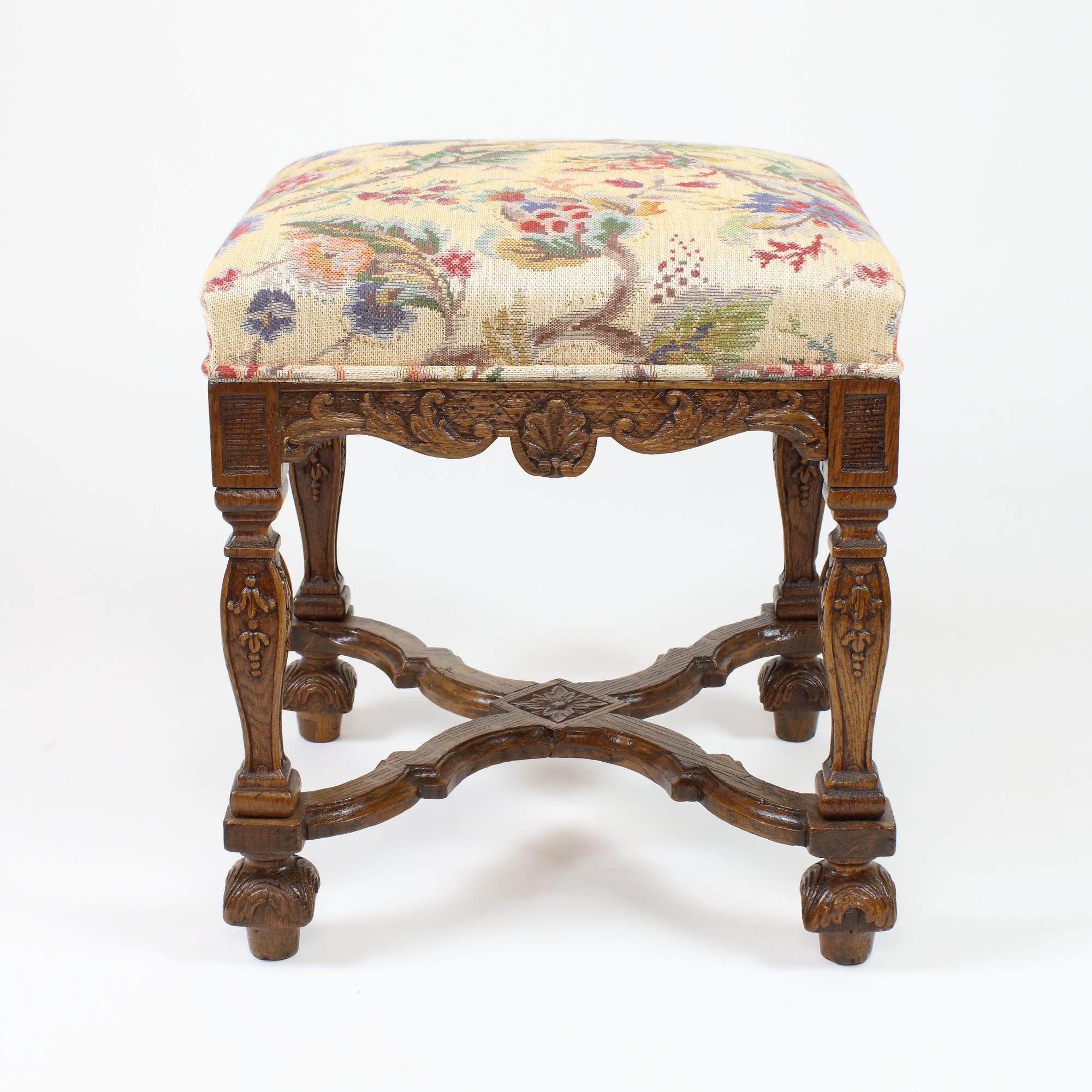 Hand-Carved Early 18th Century French Louis XIV/Régence Carved Oak Stool or Tabouret For Sale