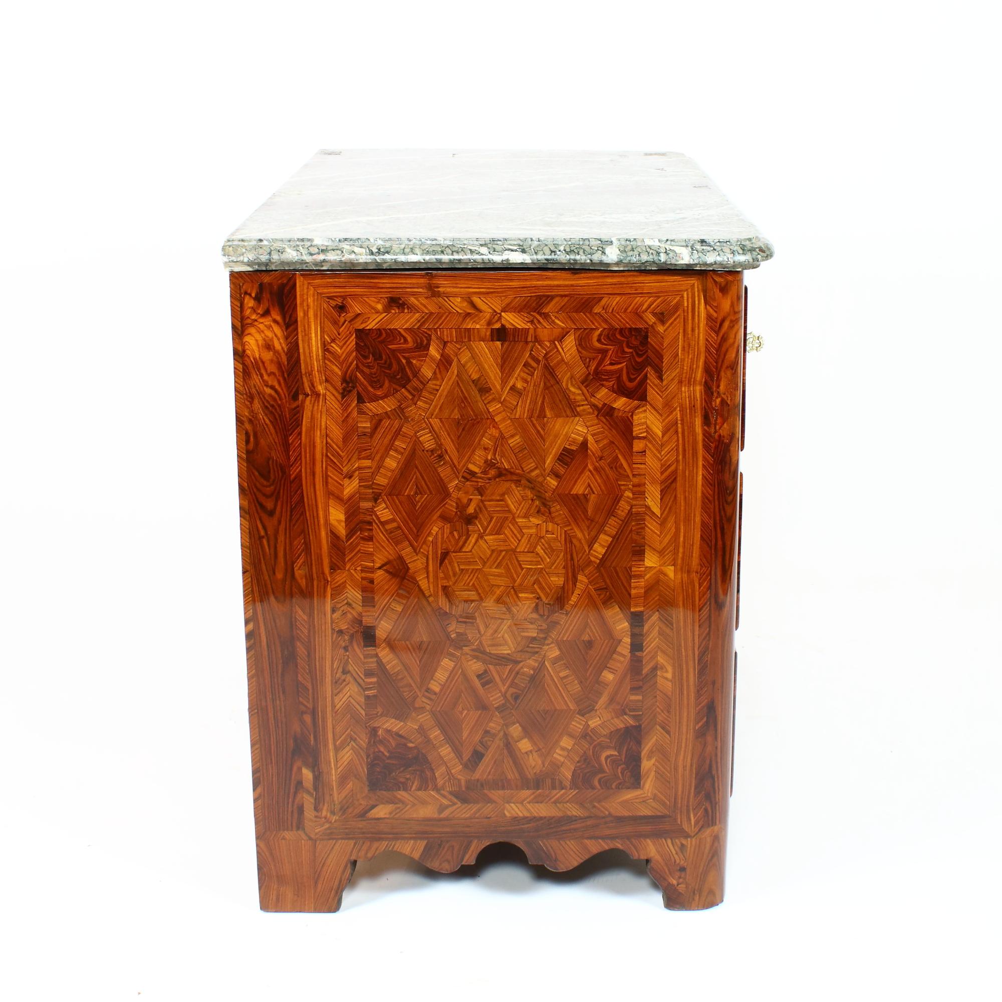 Early 18th Century French Louis XIV/Régence Period Trellis Marquetry Commode For Sale 2