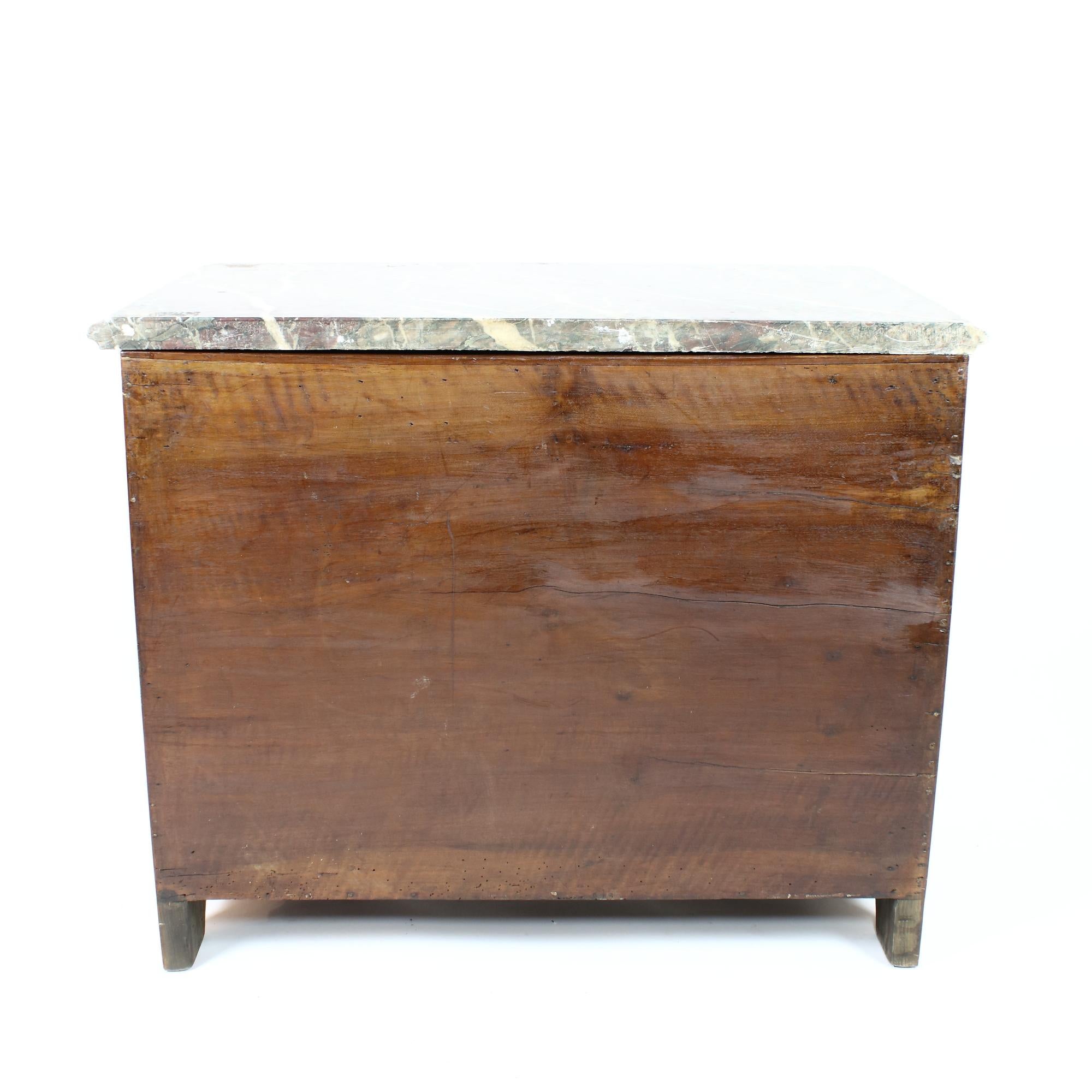 Early 18th Century French Louis XIV/Régence Period Trellis Marquetry Commode For Sale 3