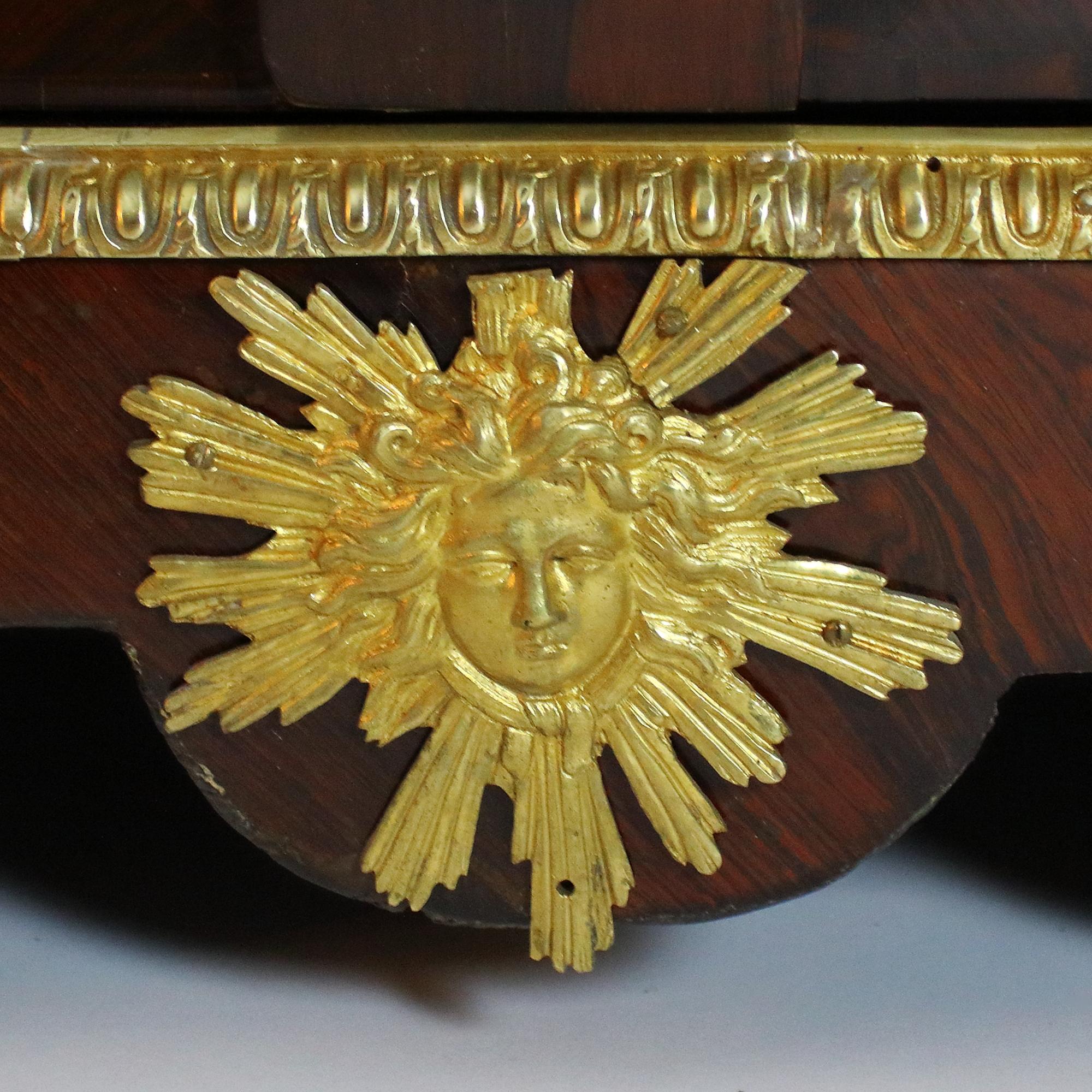 Armadio francese Luigi XIV Régence Trellis Marquetry dell'inizio del XVIII secolo in vendita 5