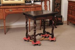 Table française de style Louis XIV en noyer, datant du début du XVIIIe siècle, avec un tiroir