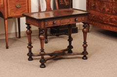 Frühes 18. Jahrhundert Französisch Louis XIV Nussbaum Beistelltisch mit Ebonized Detail