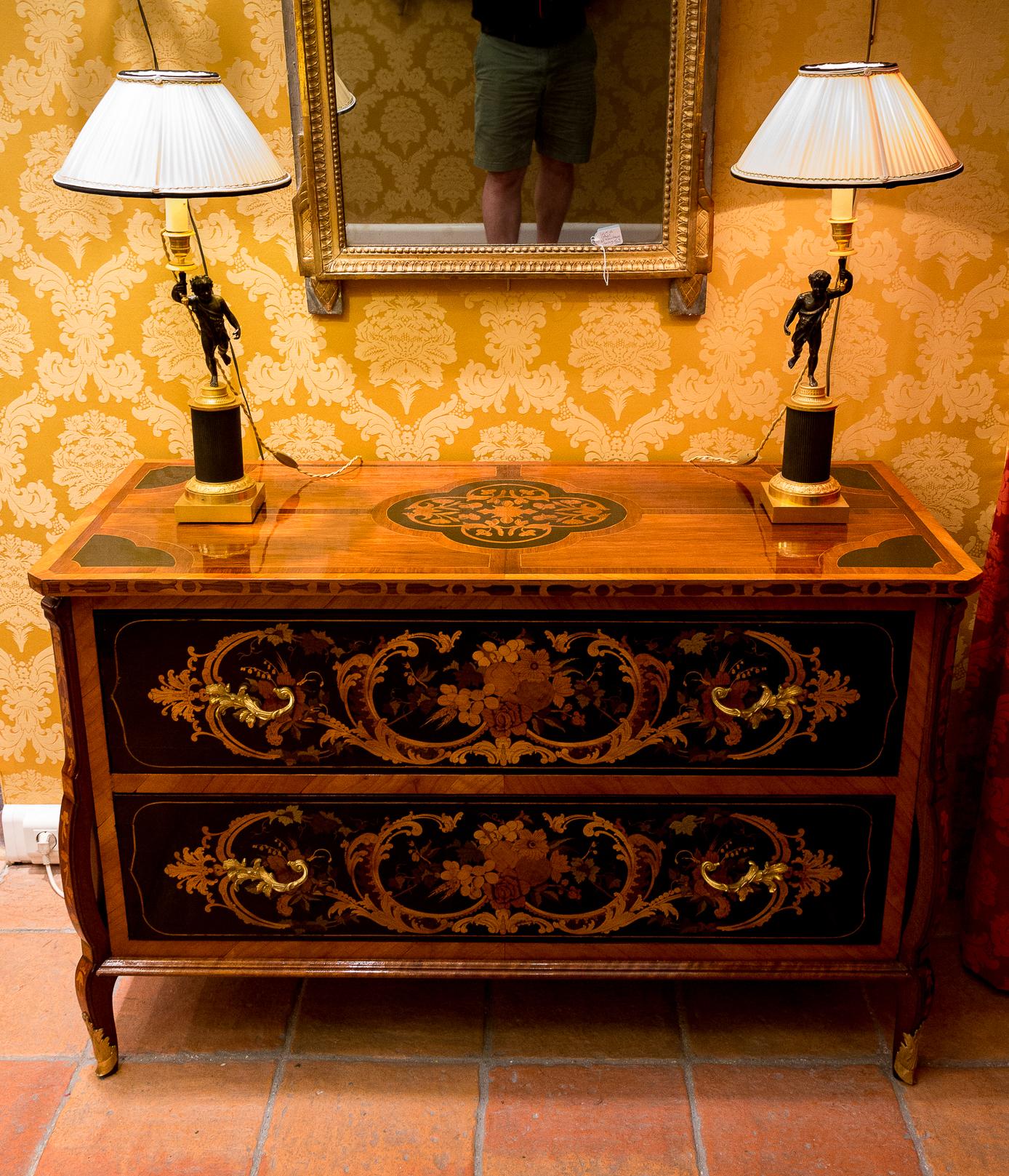 Early 18th Century French Marquetry Mazarine Commode 1