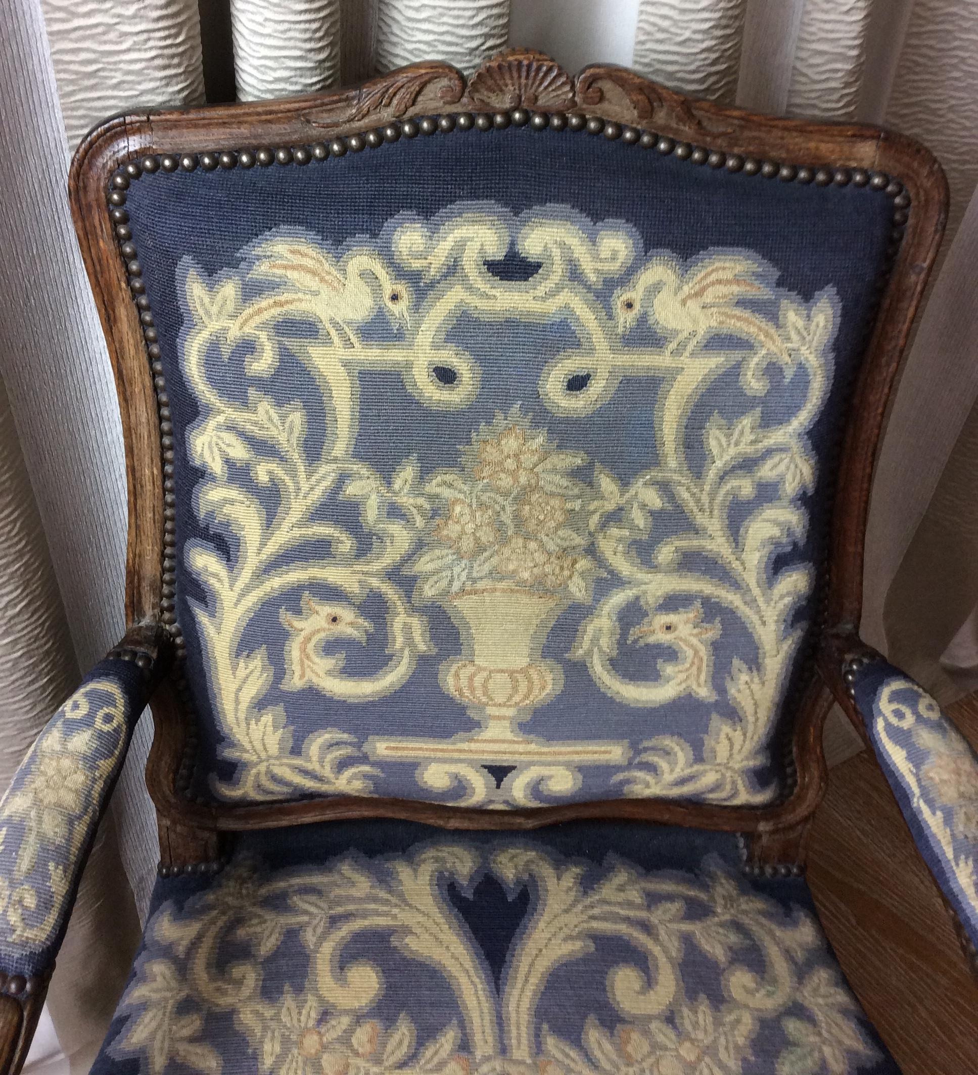 Early 18th Century French Régence Carved Armchair In Good Condition For Sale In Miami, FL