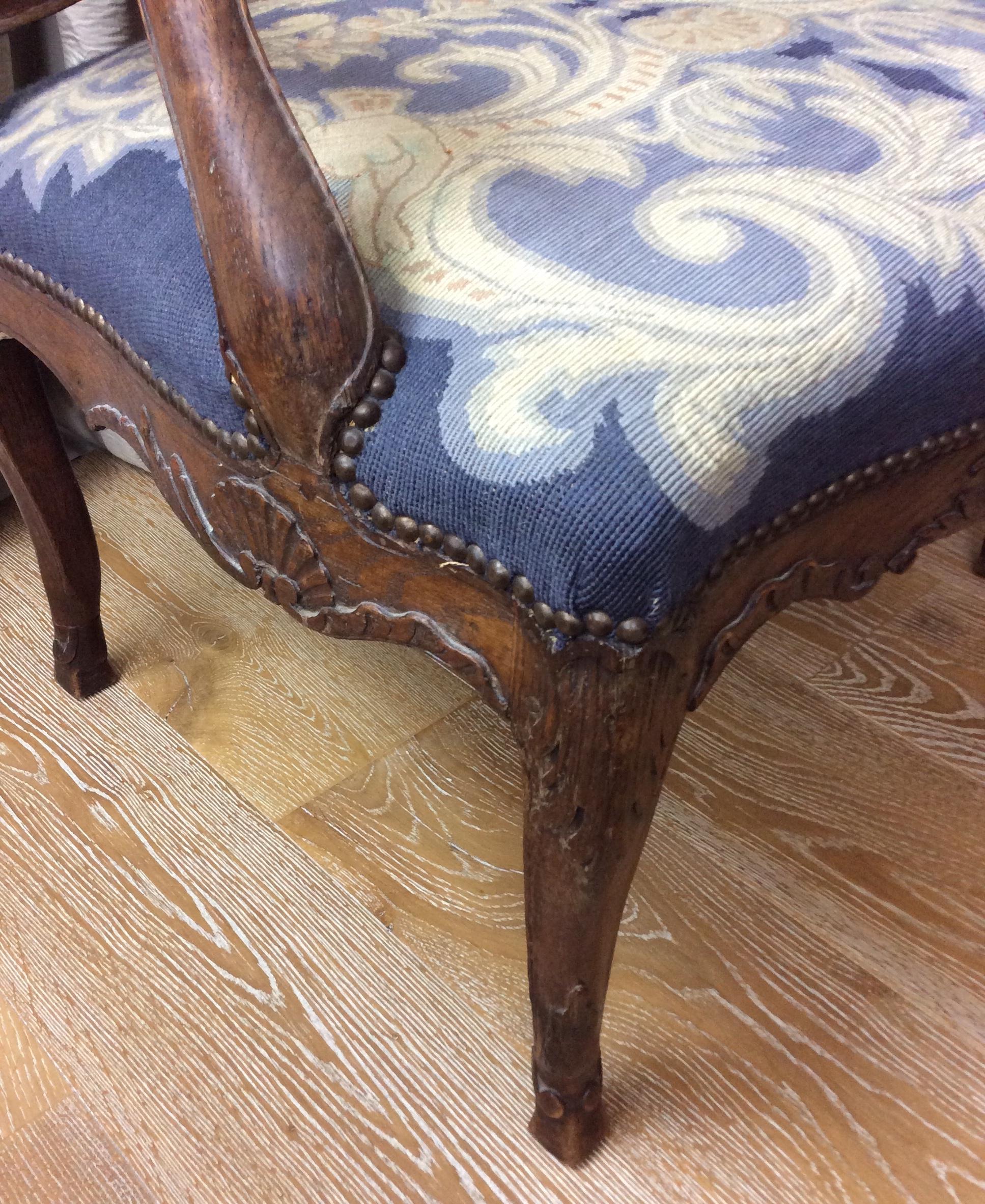 Oak Early 18th Century French Régence Carved Armchair For Sale