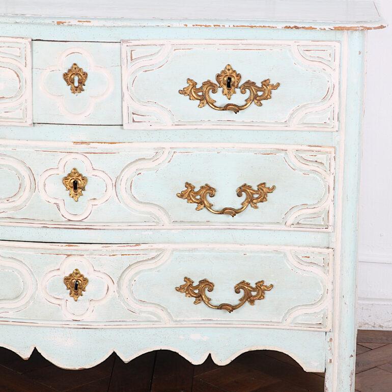 Early 18th Century French Regence Commode  10