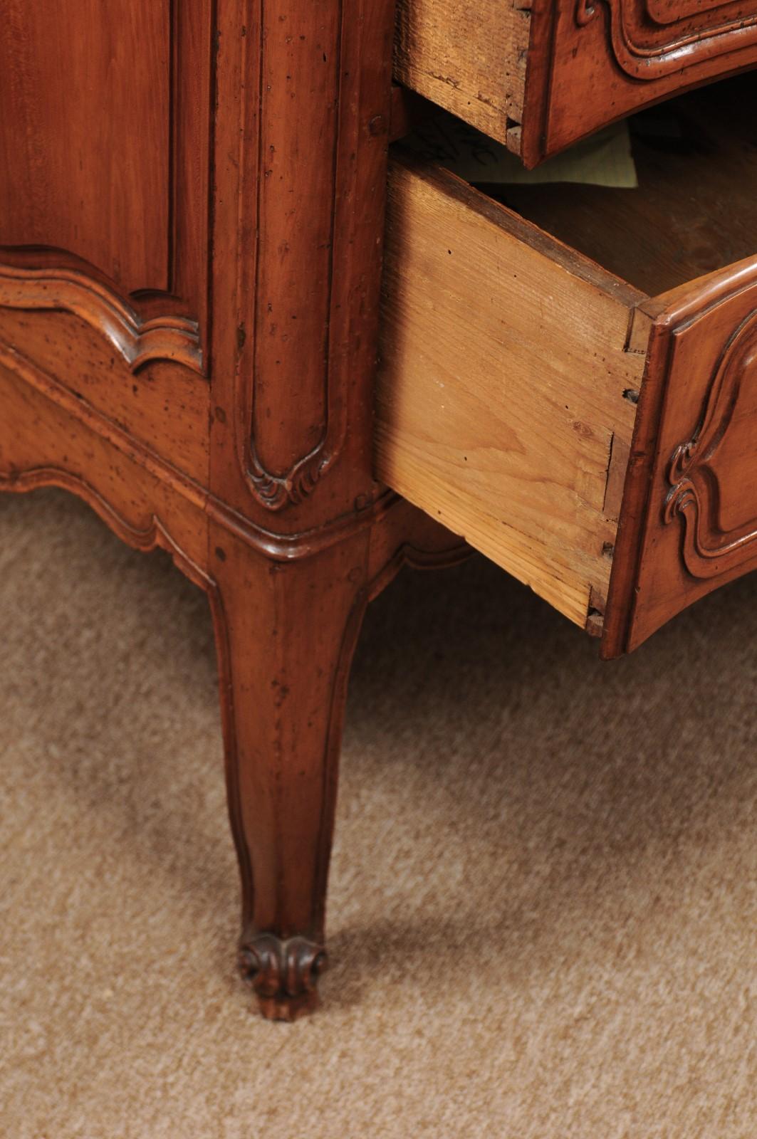 Francese Commode Regence francese del primo Settecento in legno di frutto in vendita