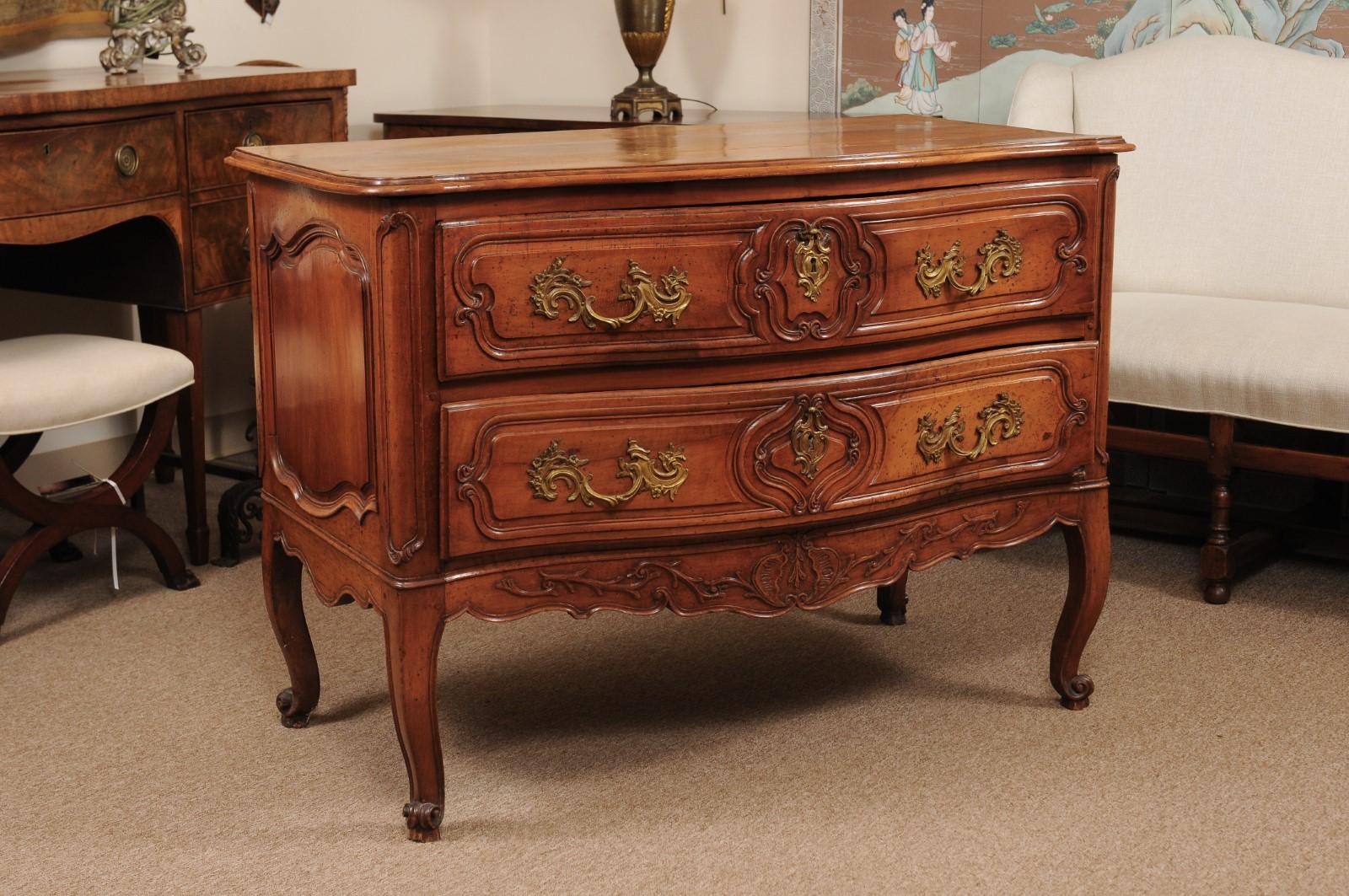 Early 18th Century French Regence Commode in Fruitwood For Sale 3