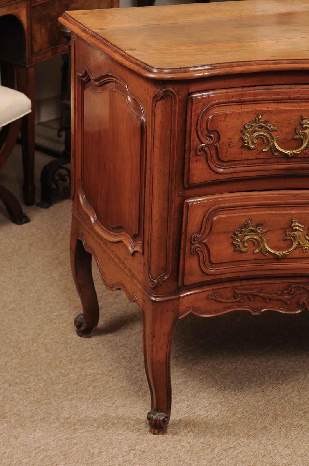 Early 18th Century French Regence Commode in Fruitwood For Sale 5