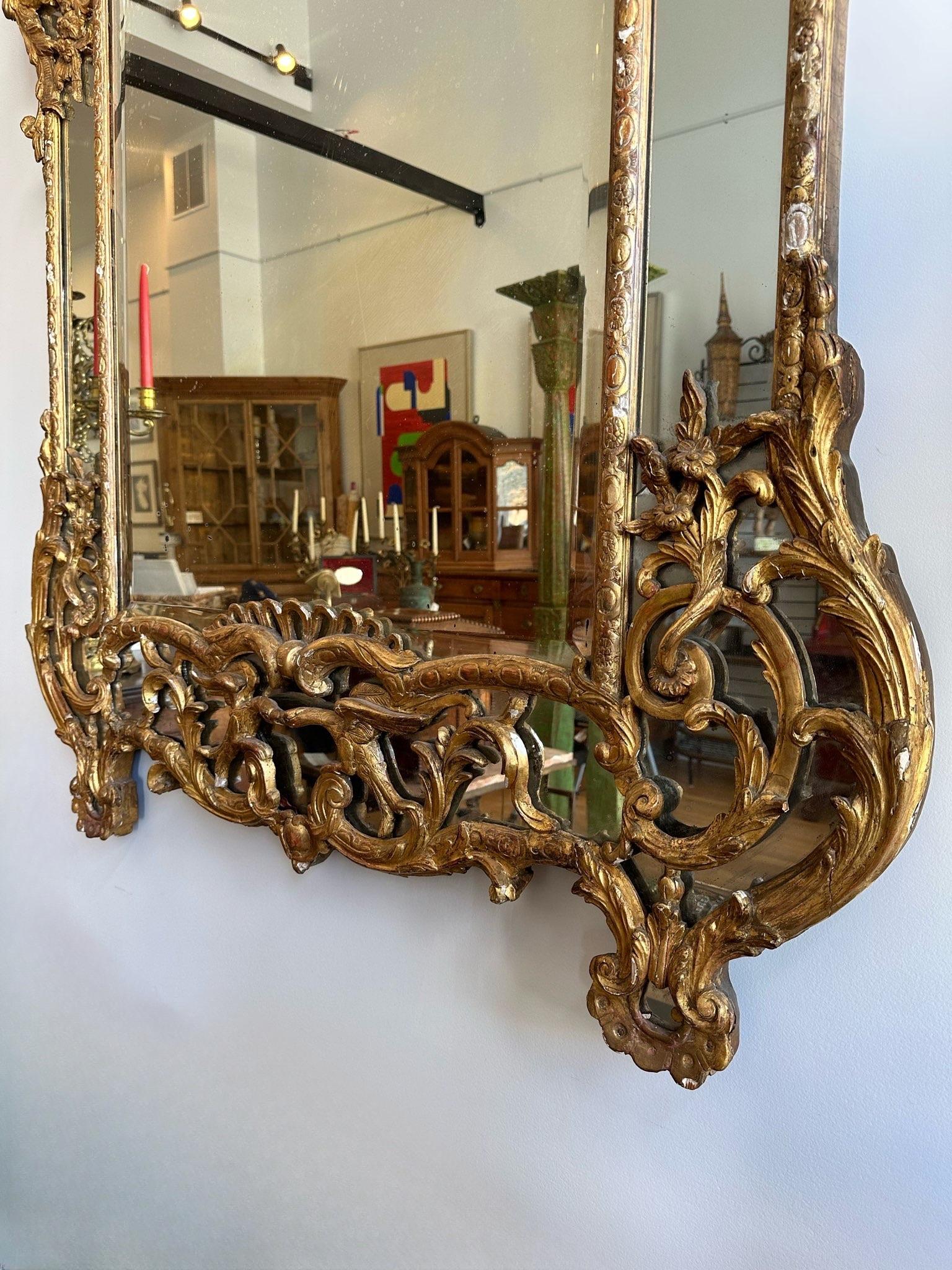 Early 18th Century French Regence Period Carved Gilt Mirror For Sale 1