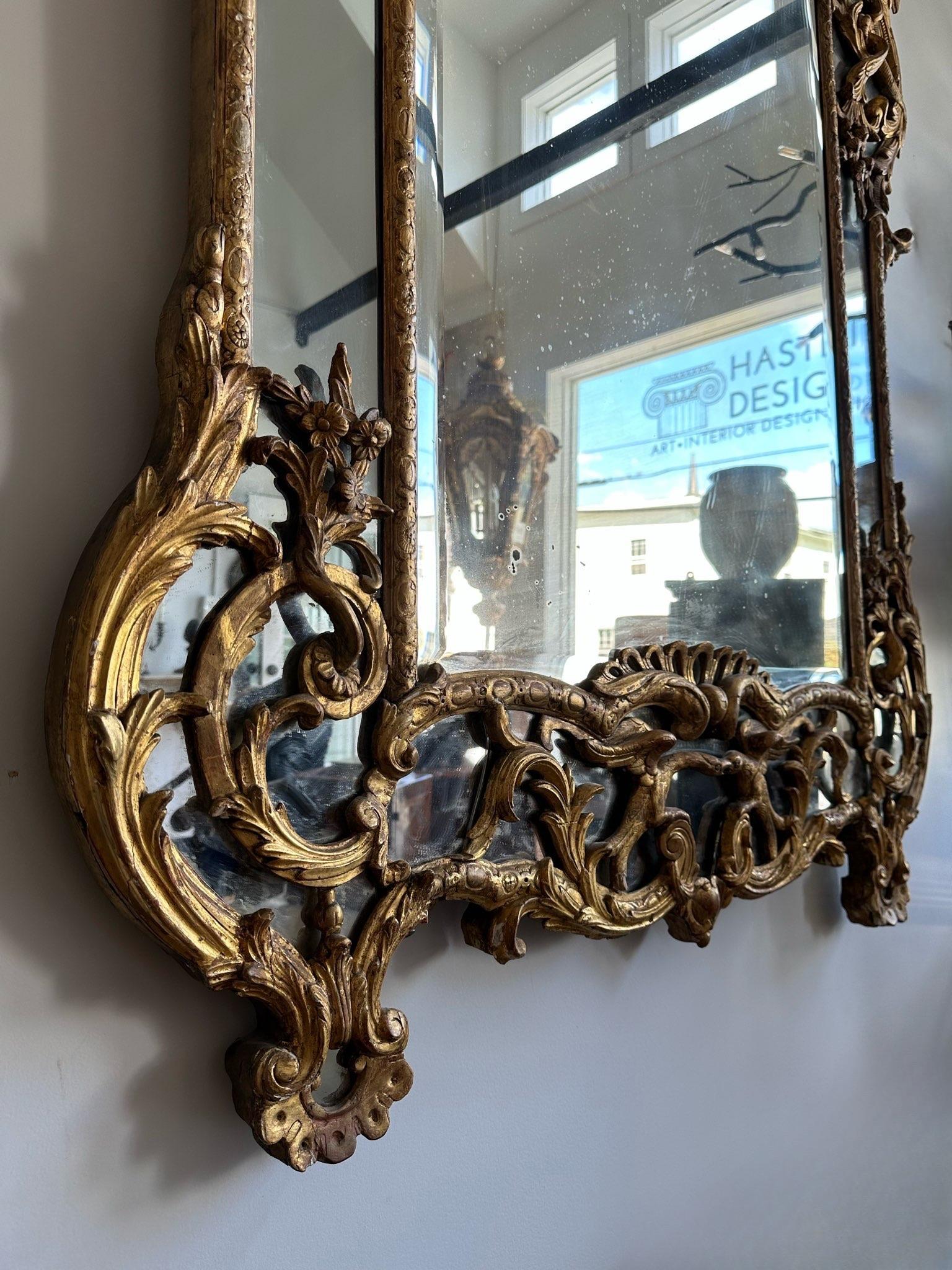 Early 18th Century French Regence Period Carved Gilt Mirror For Sale 2
