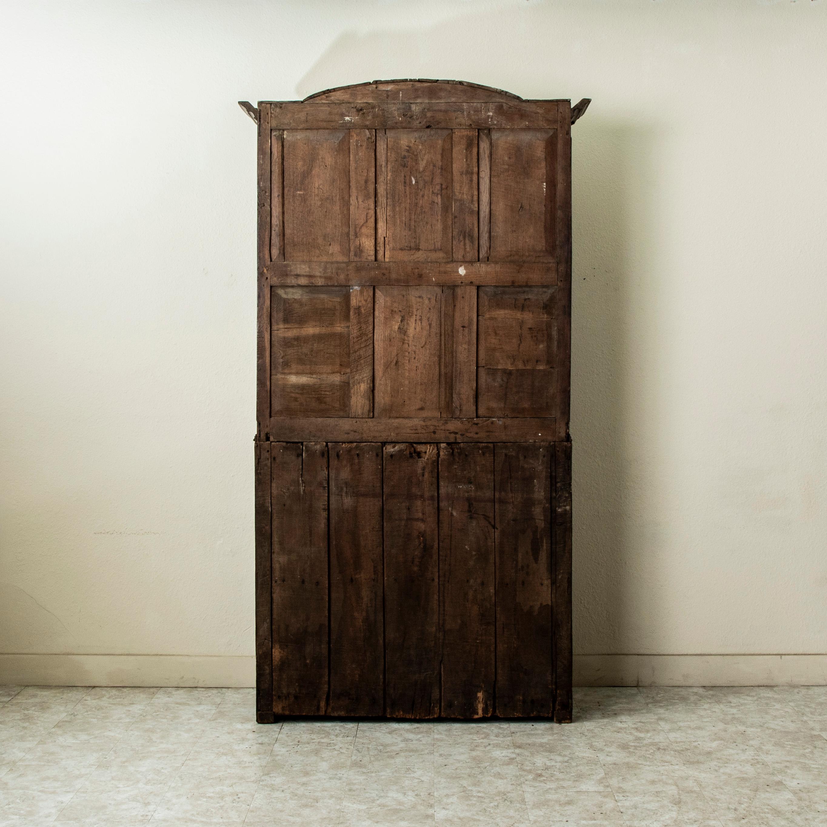 Regency Buffet de présentation en chêne deux corps du début du XVIIIe siècle de l'époque Régence française en vente