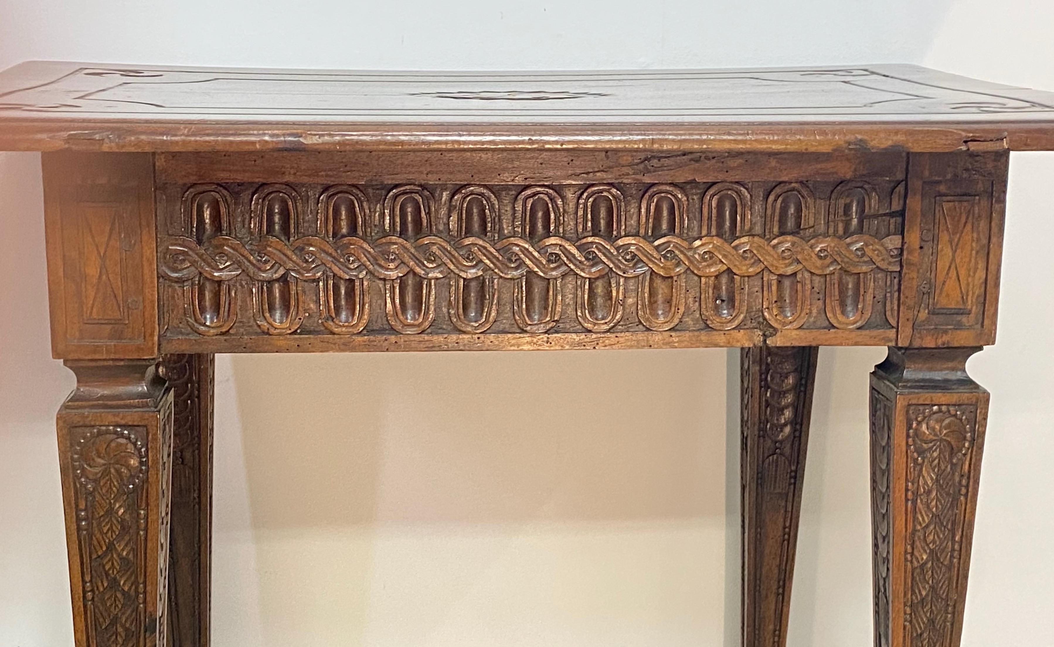 Early 18th Century French Walnut Side Table For Sale 2