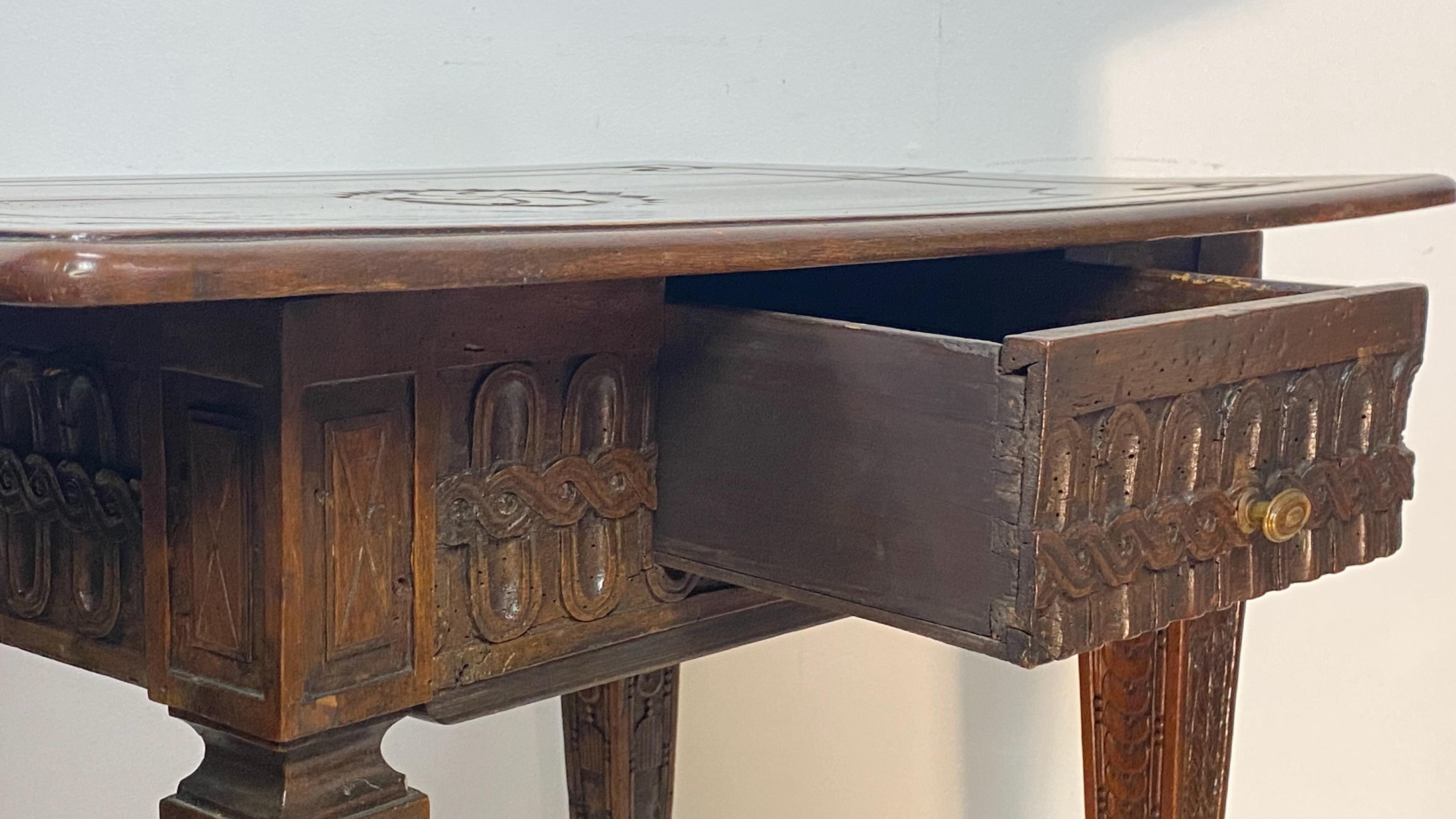 Early 18th Century French Walnut Side Table For Sale 3