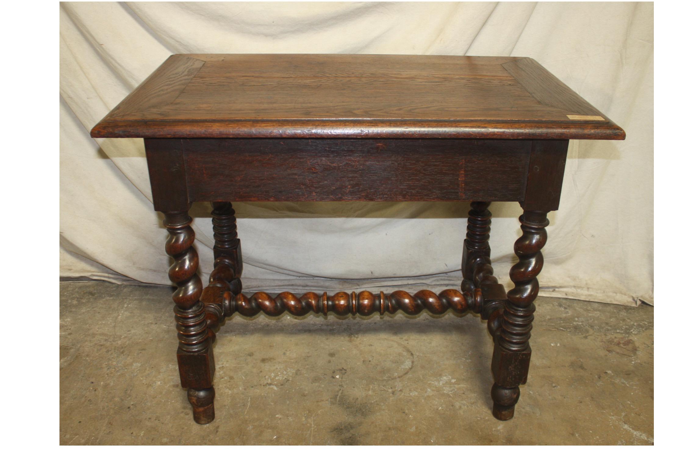 Early 18th Century French Writing Table In Good Condition In Stockbridge, GA