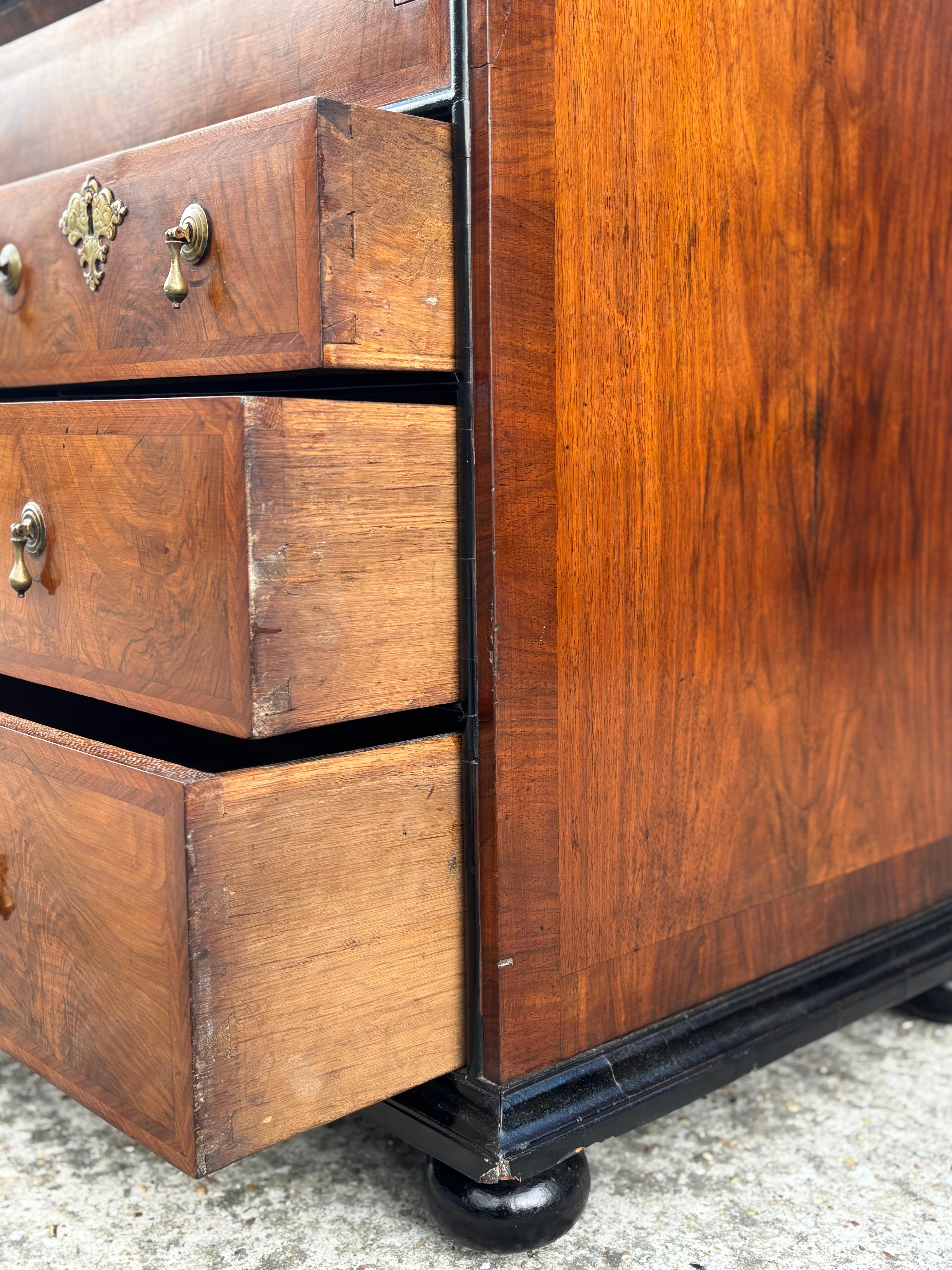 Early 18th Century George I Period Walnut Bureau Bookcase For Sale 8