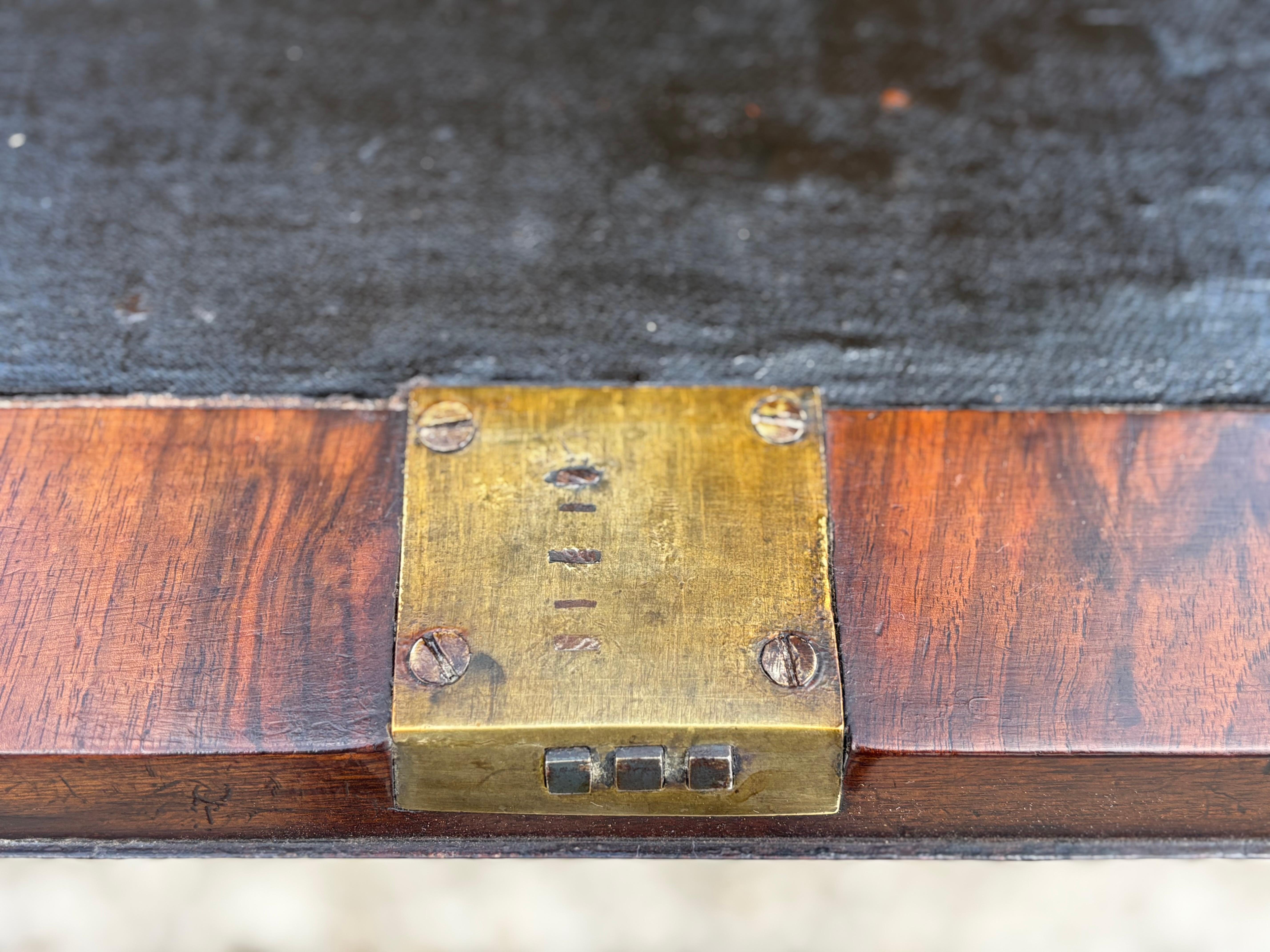 Early 18th Century George I Period Walnut Bureau Bookcase For Sale 15