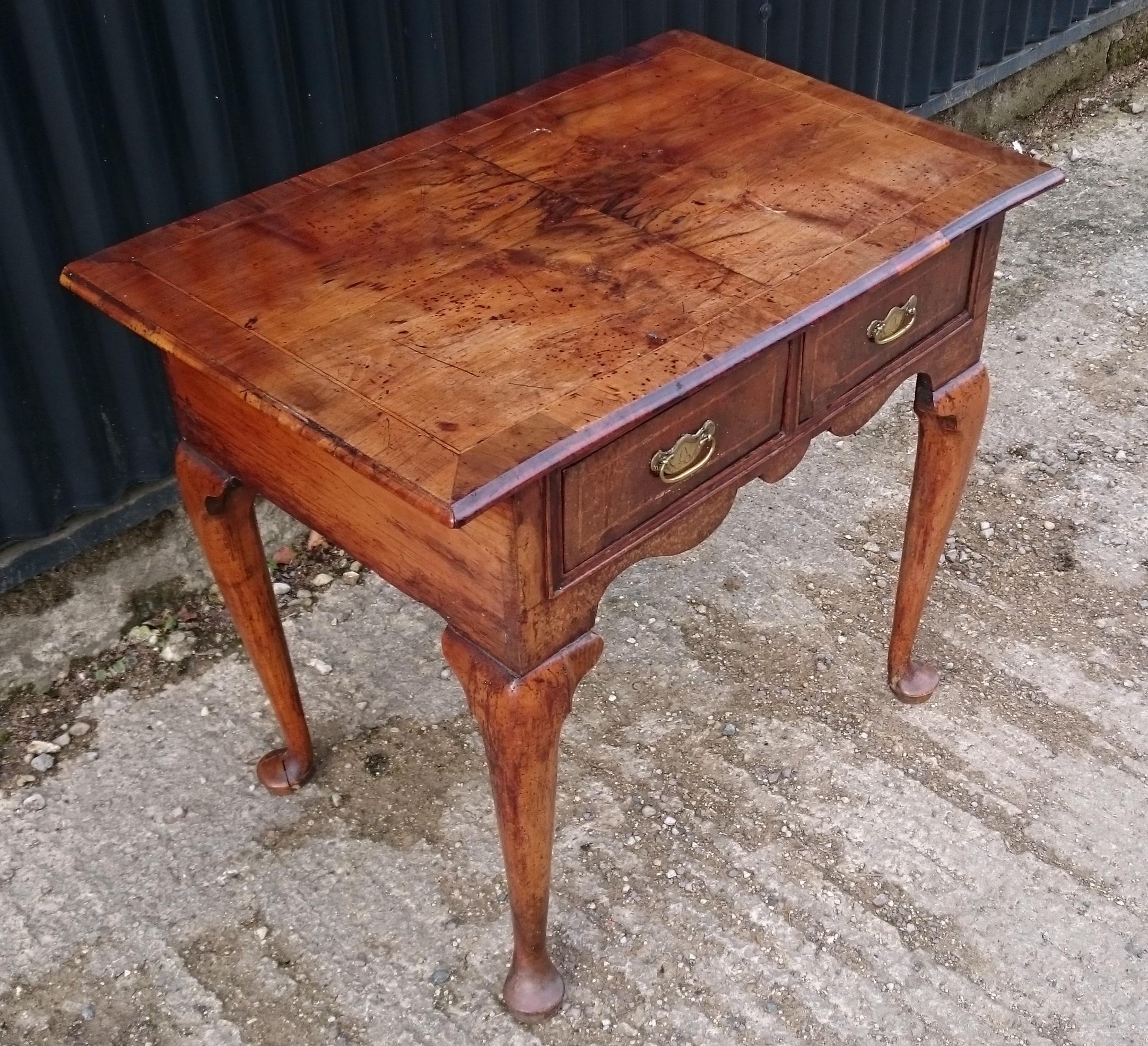 Early 18th Century George I Period Walnut Low Boy Side Table In Fair Condition For Sale In Gloucestershire, GB