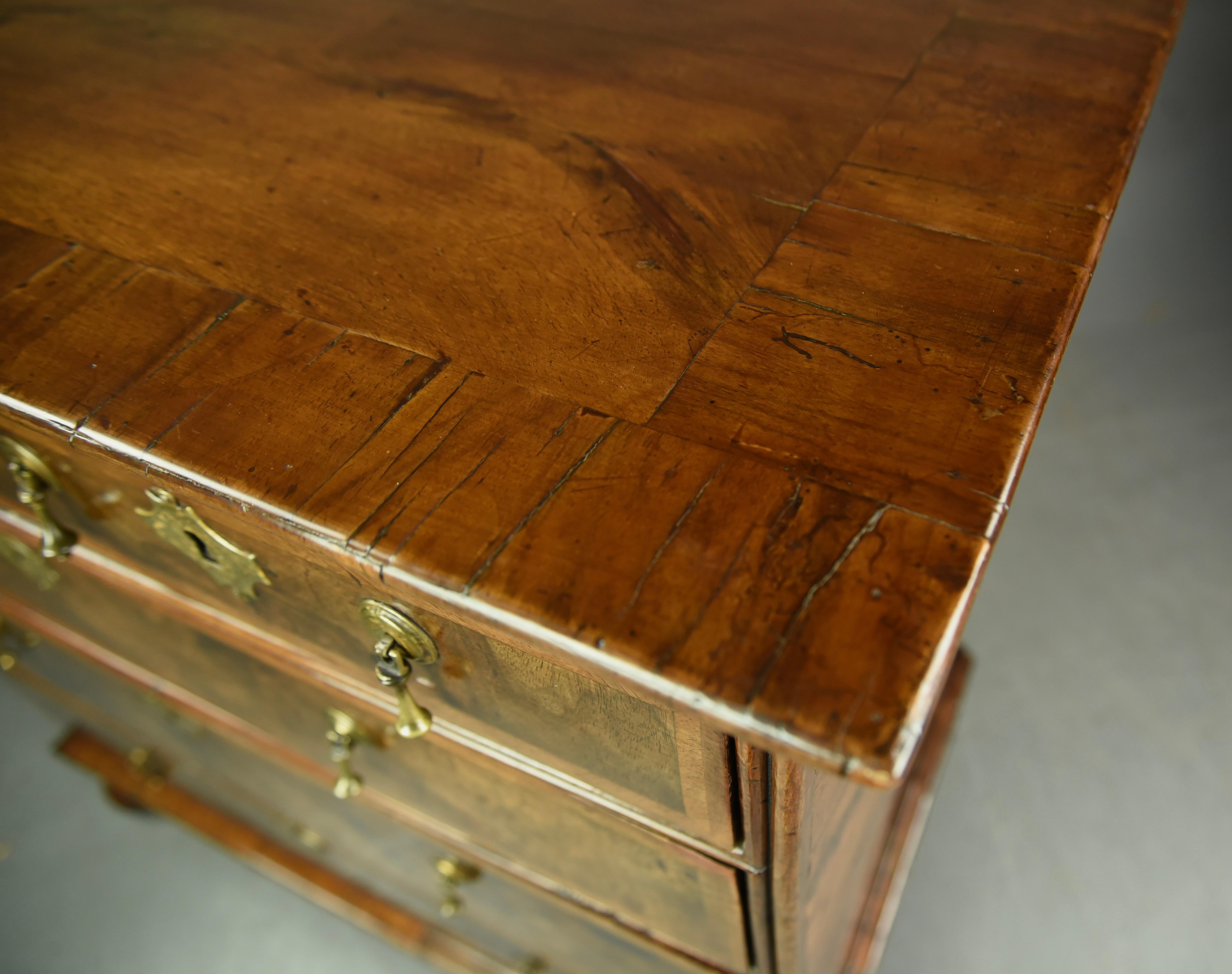 Early 18th Century Georgian Walnut Chest of Drawers 1