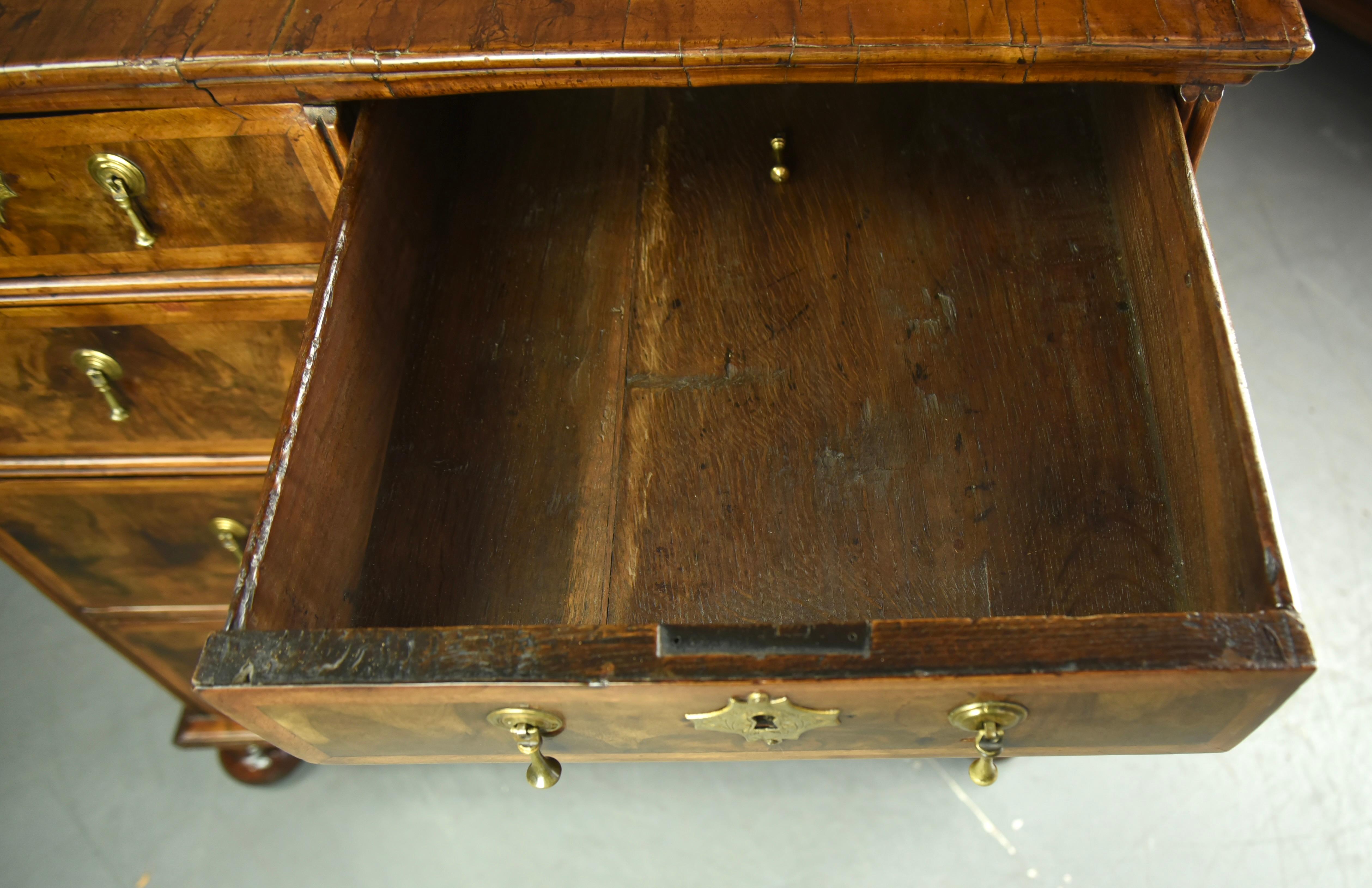 Early 18th Century Georgian Walnut Chest of Drawers 3