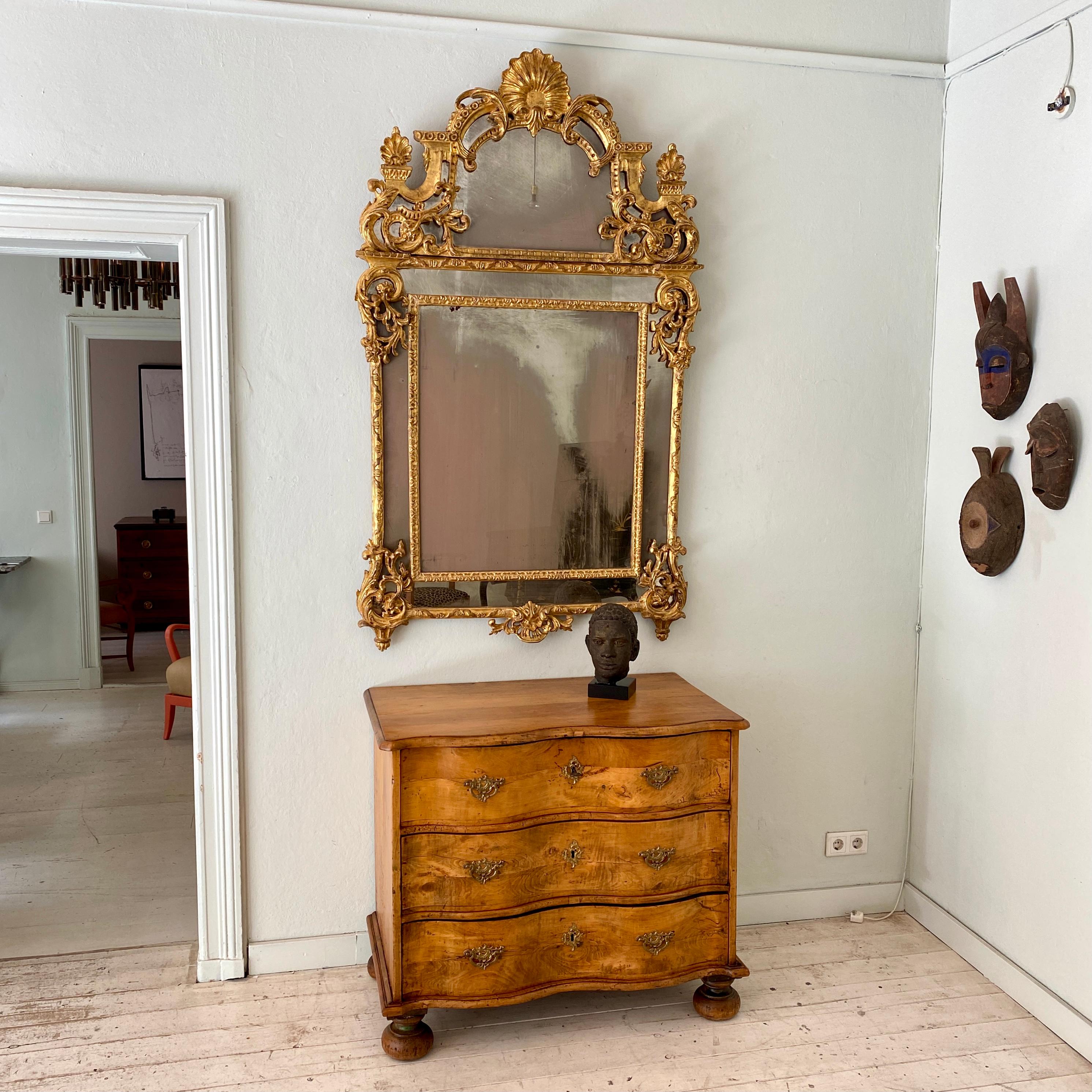 Early 18th Century German Baroque Commode in Cherrywood, around 1730 In Good Condition In Berlin, DE