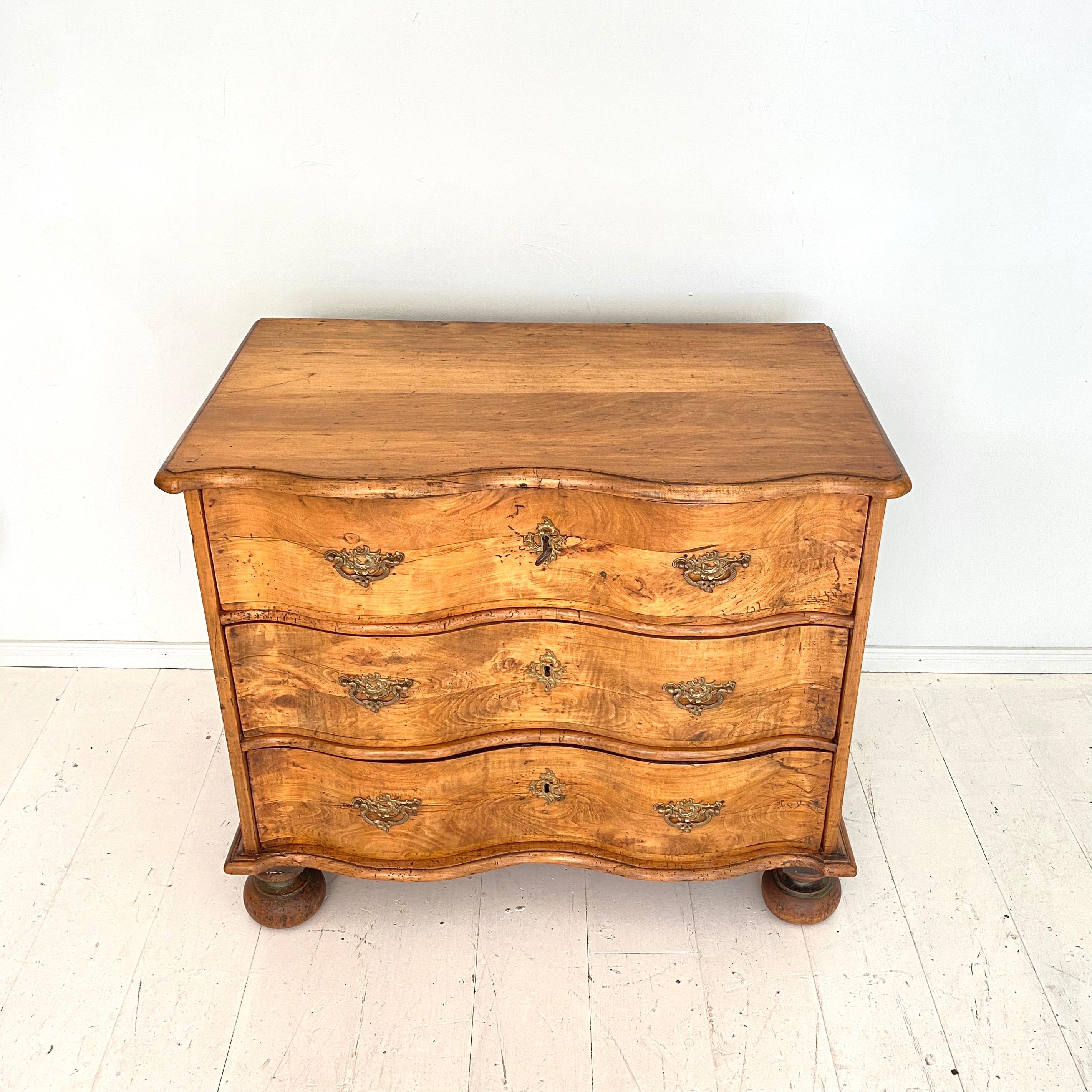 Mid-18th Century Early 18th Century German Baroque Commode in Cherrywood, around 1730