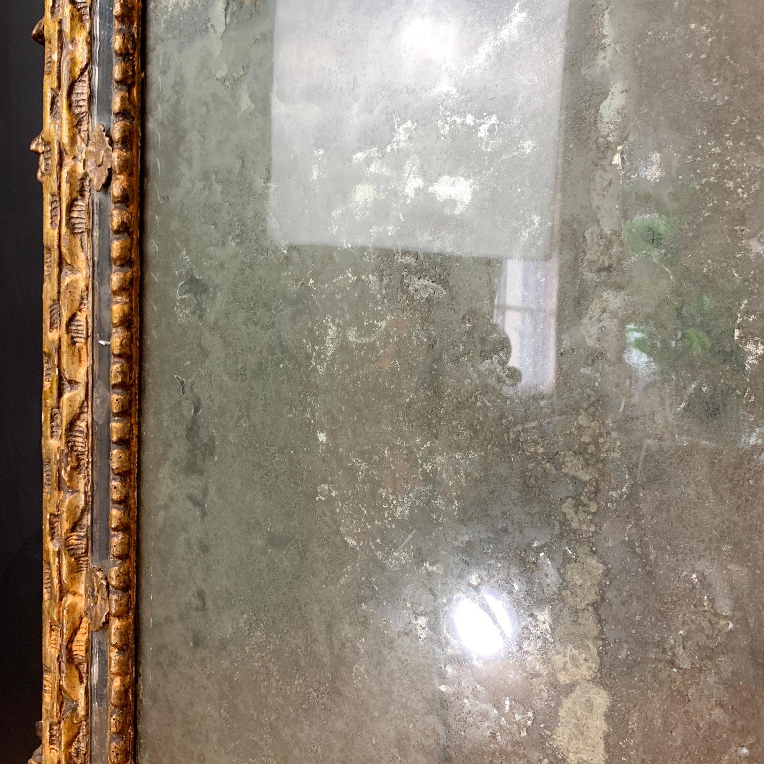 Early 18th Century Gilt Wood Italian Mirror im Angebot 3
