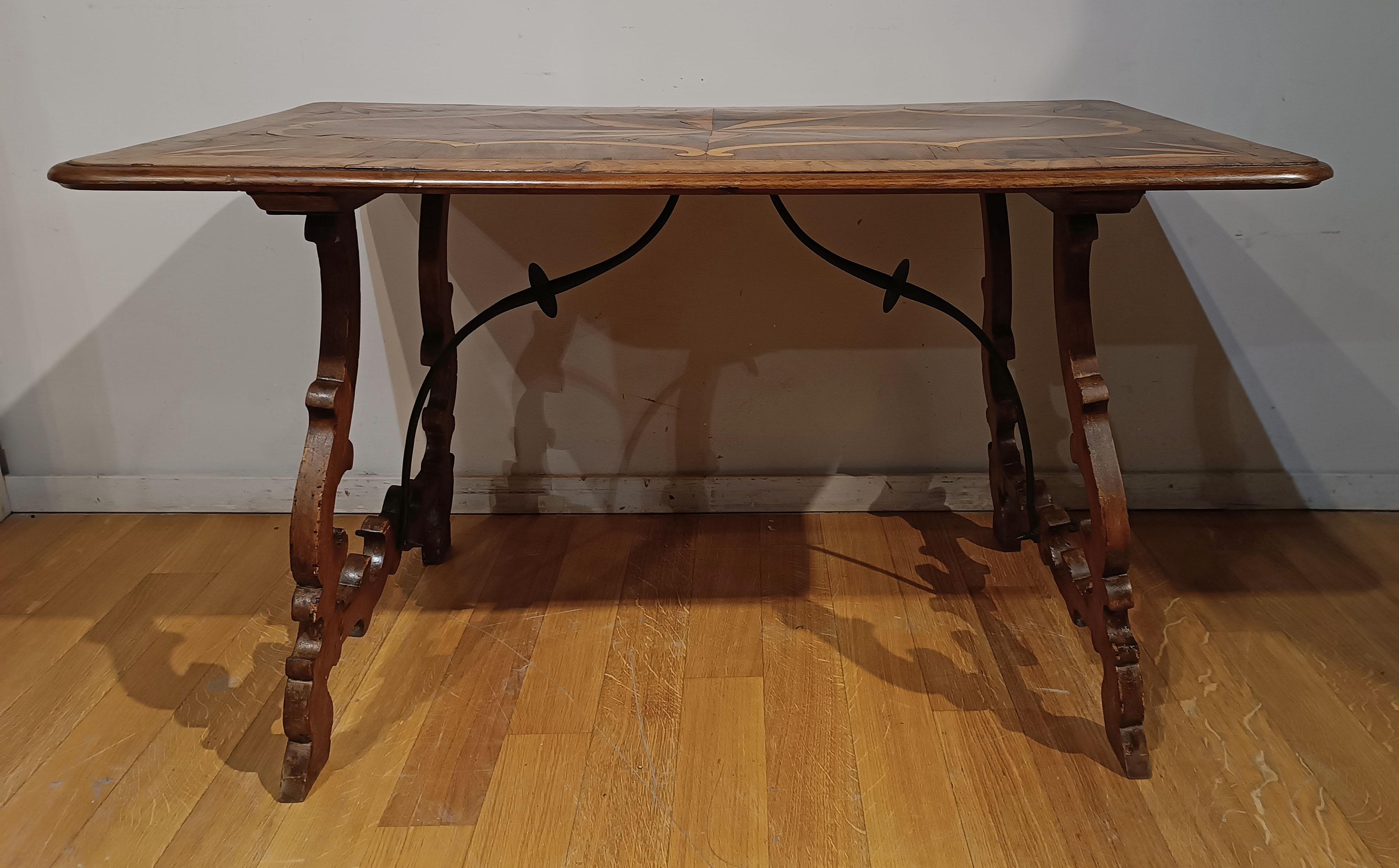 Italian EARLY 18th CENTURY INLAID TABLE WITH LYRE LEGS For Sale