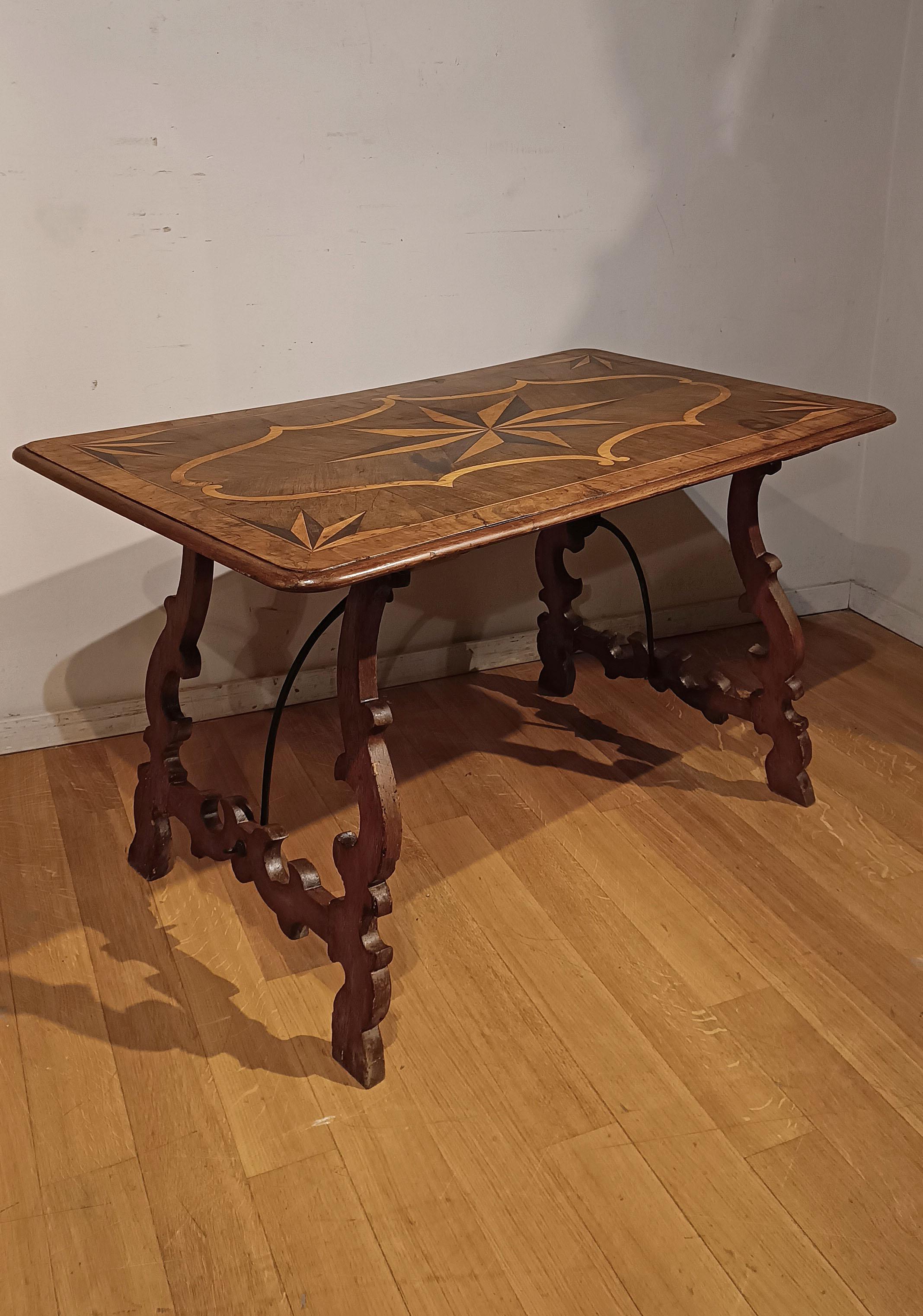 18th Century EARLY 18th CENTURY INLAID TABLE WITH LYRE LEGS For Sale